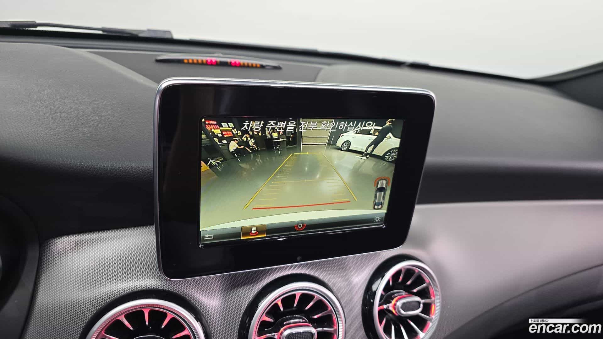 CLA-Class Mercedes-Benz 2017.11-OPTION-018