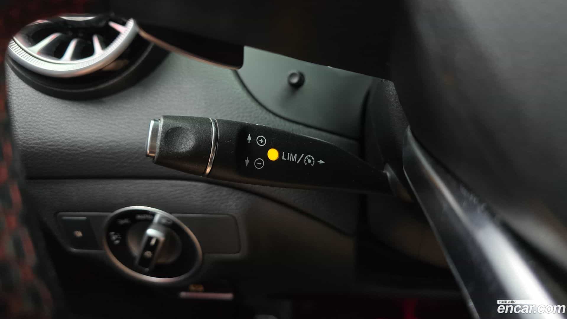 CLA-Class Mercedes-Benz 2017.11-OPTION-021
