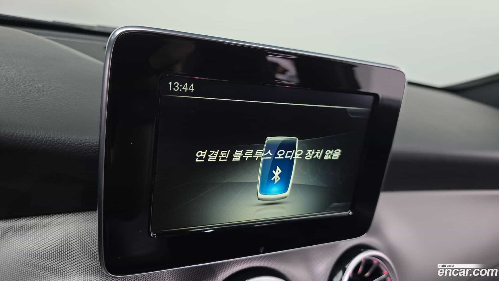 CLA-Class Mercedes-Benz 2017.11-OPTION-040