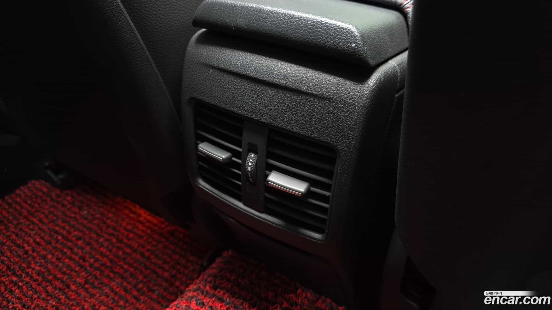 CLA-Class Mercedes-Benz 2017.11-OPTION-042