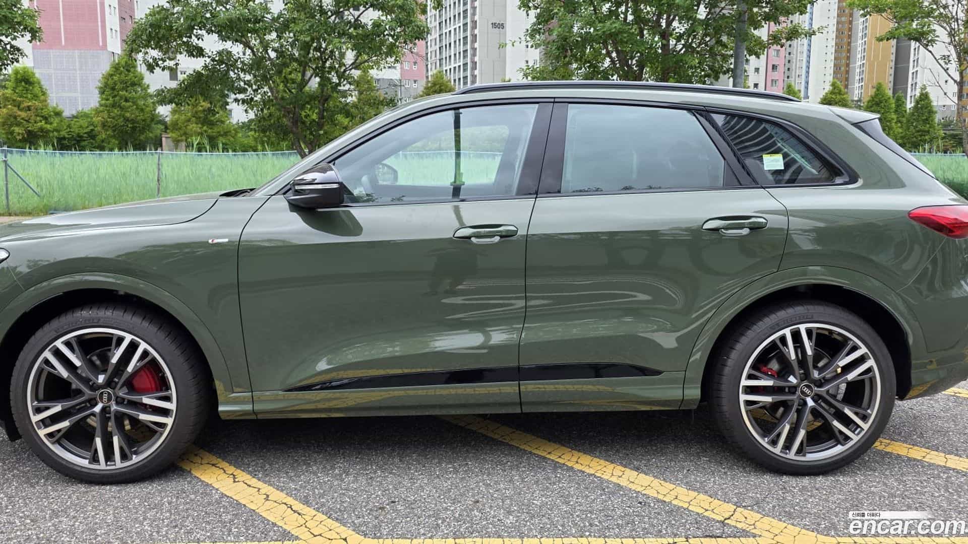 Q5 Audi 2025.11-OUTER-002