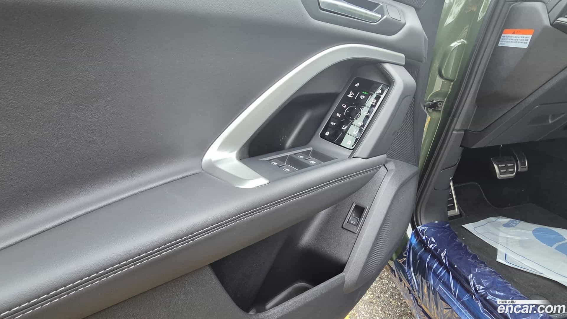 Q5 Audi 2025.11-INNER-009