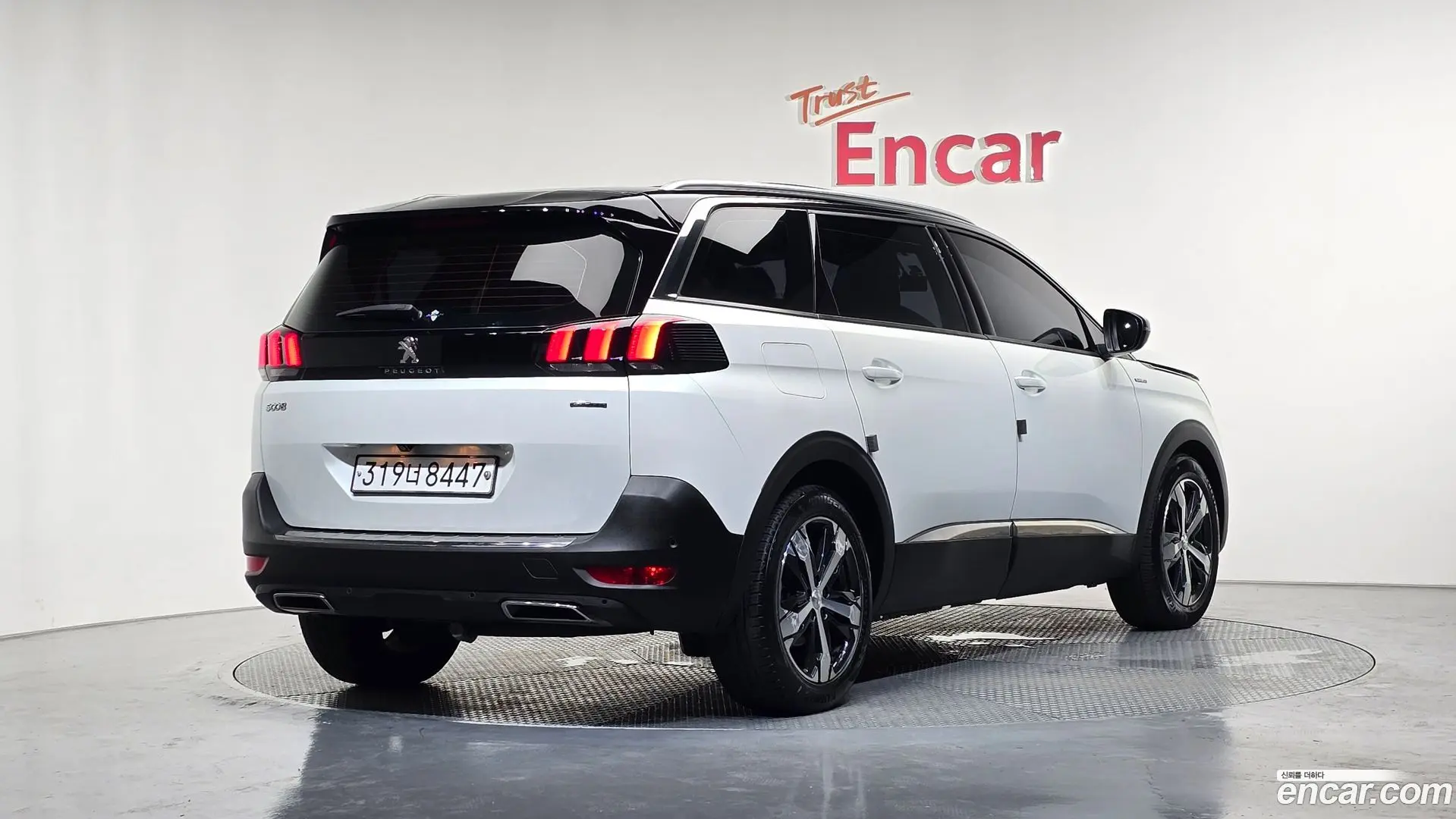 Main__Slider__Photo:5008 Peugeot 2020.1-1