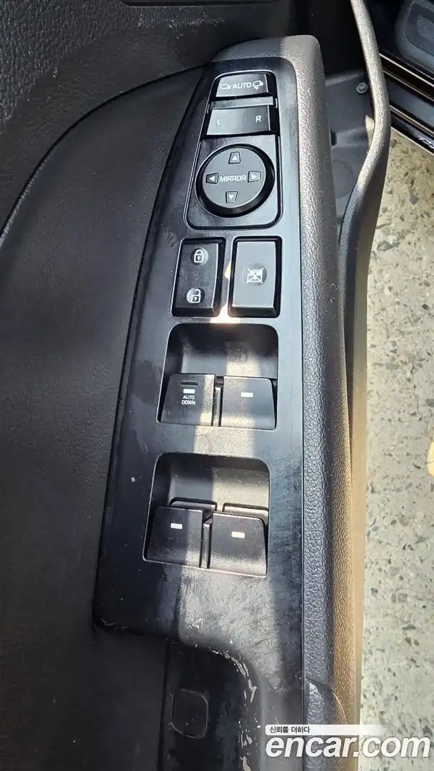 AVANTE Hyundai 2018.1-INNER-010