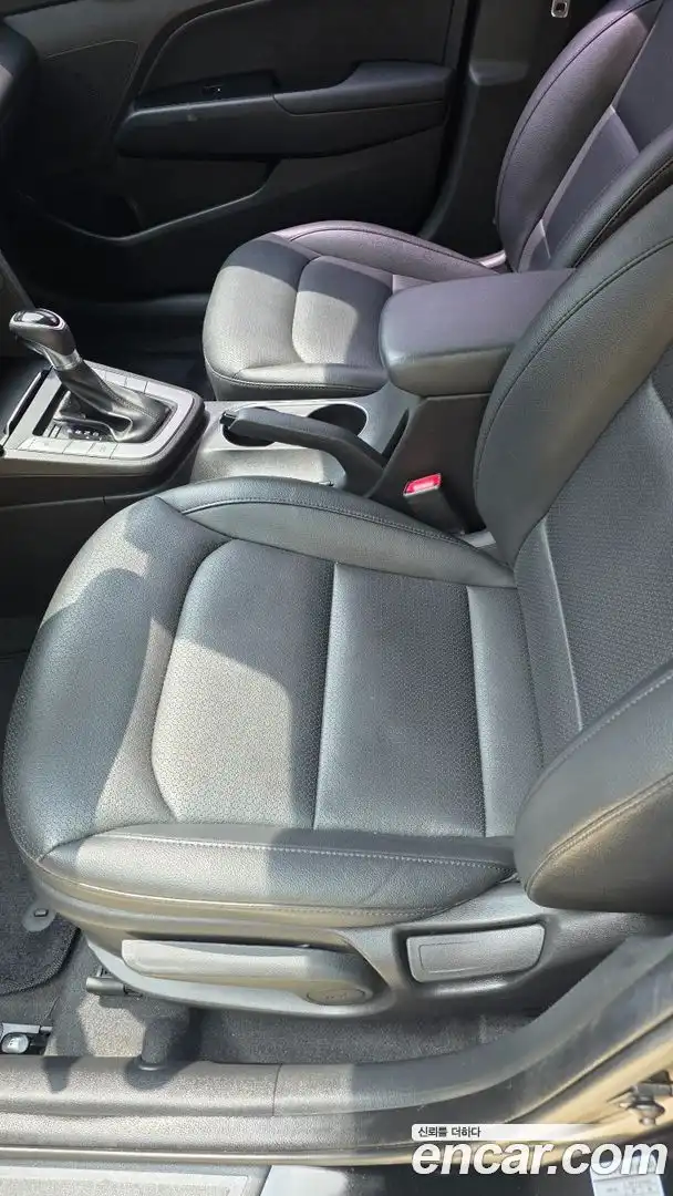 AVANTE Hyundai 2018.1-OPTION-019