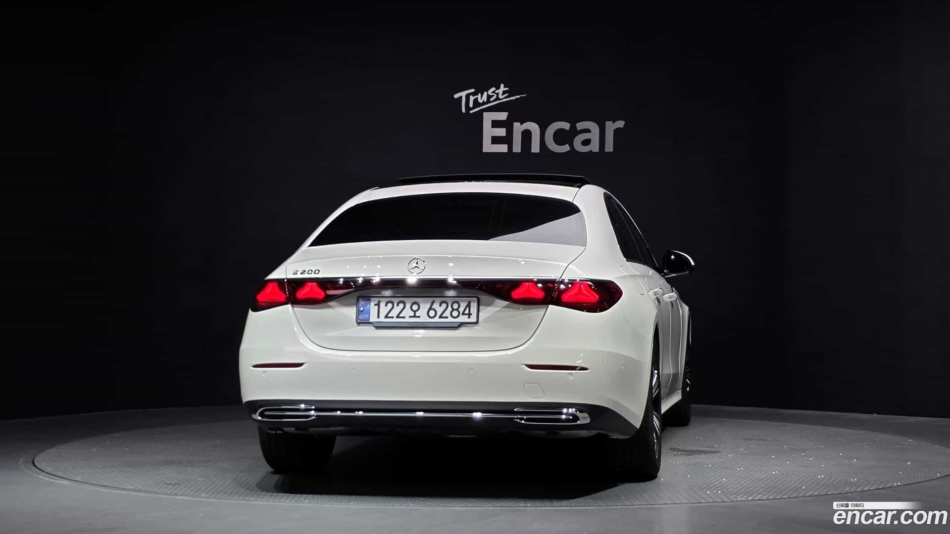E-Class Mercedes-Benz 2025.1-OUTER-004