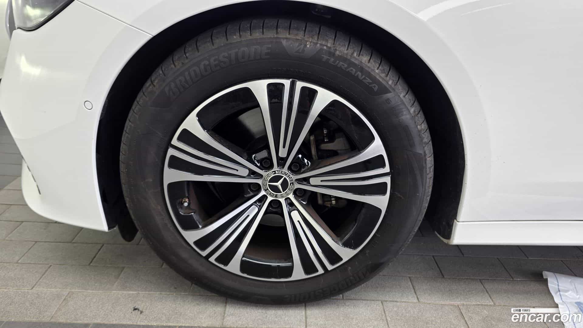 E-Class Mercedes-Benz 2025.1-OUTER-005