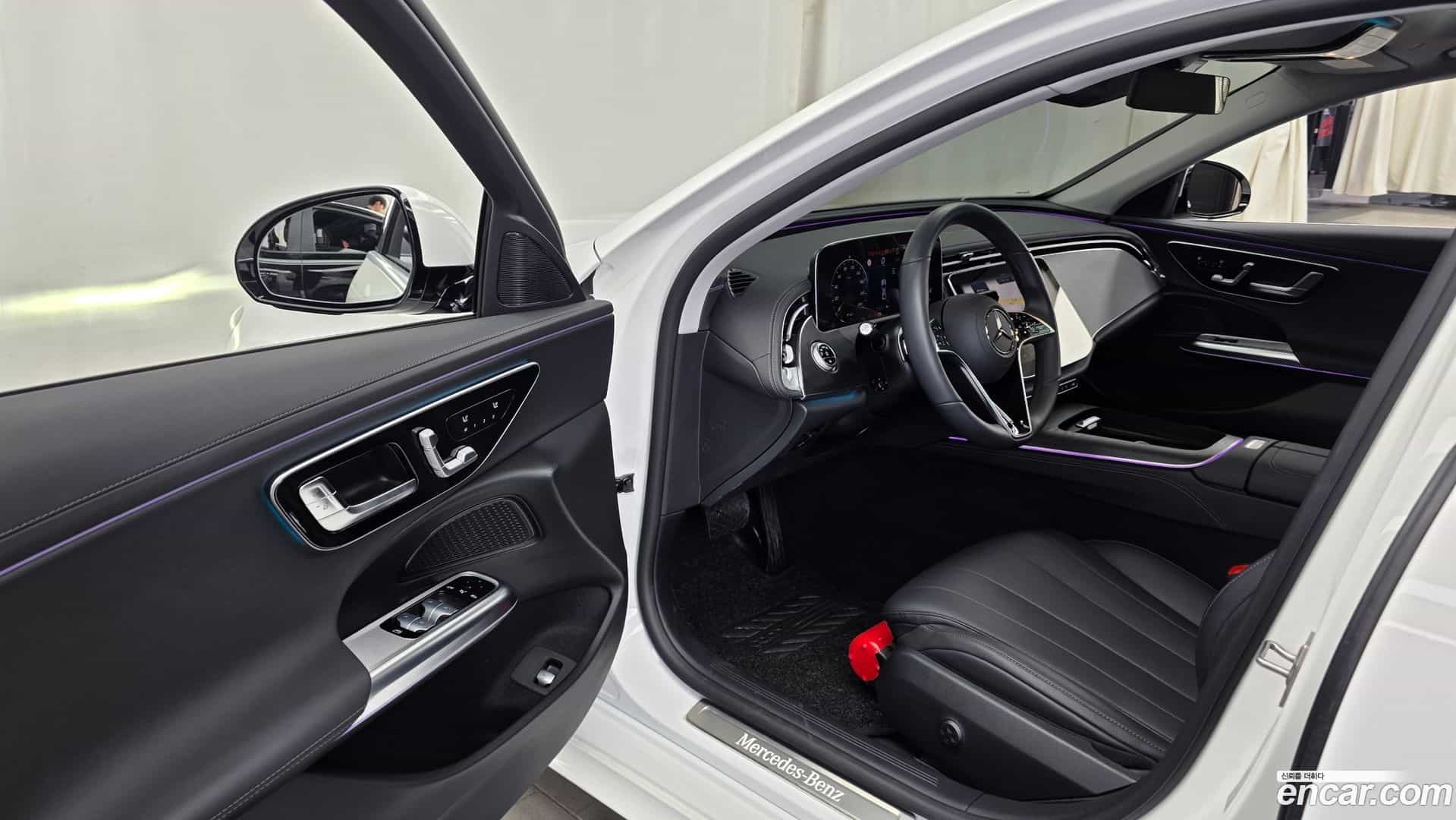E-Class Mercedes-Benz 2025.1-INNER-010