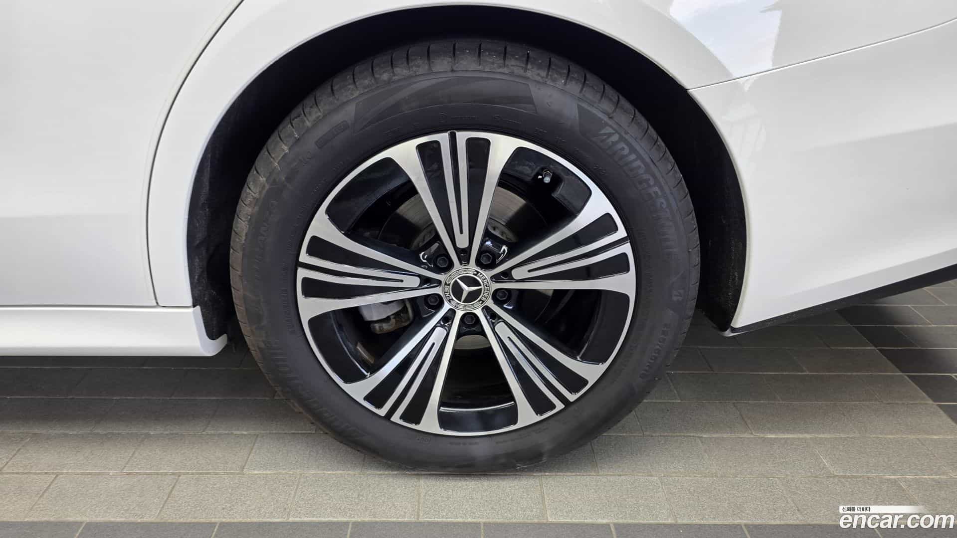 E-Class Mercedes-Benz 2025.1-OUTER-031