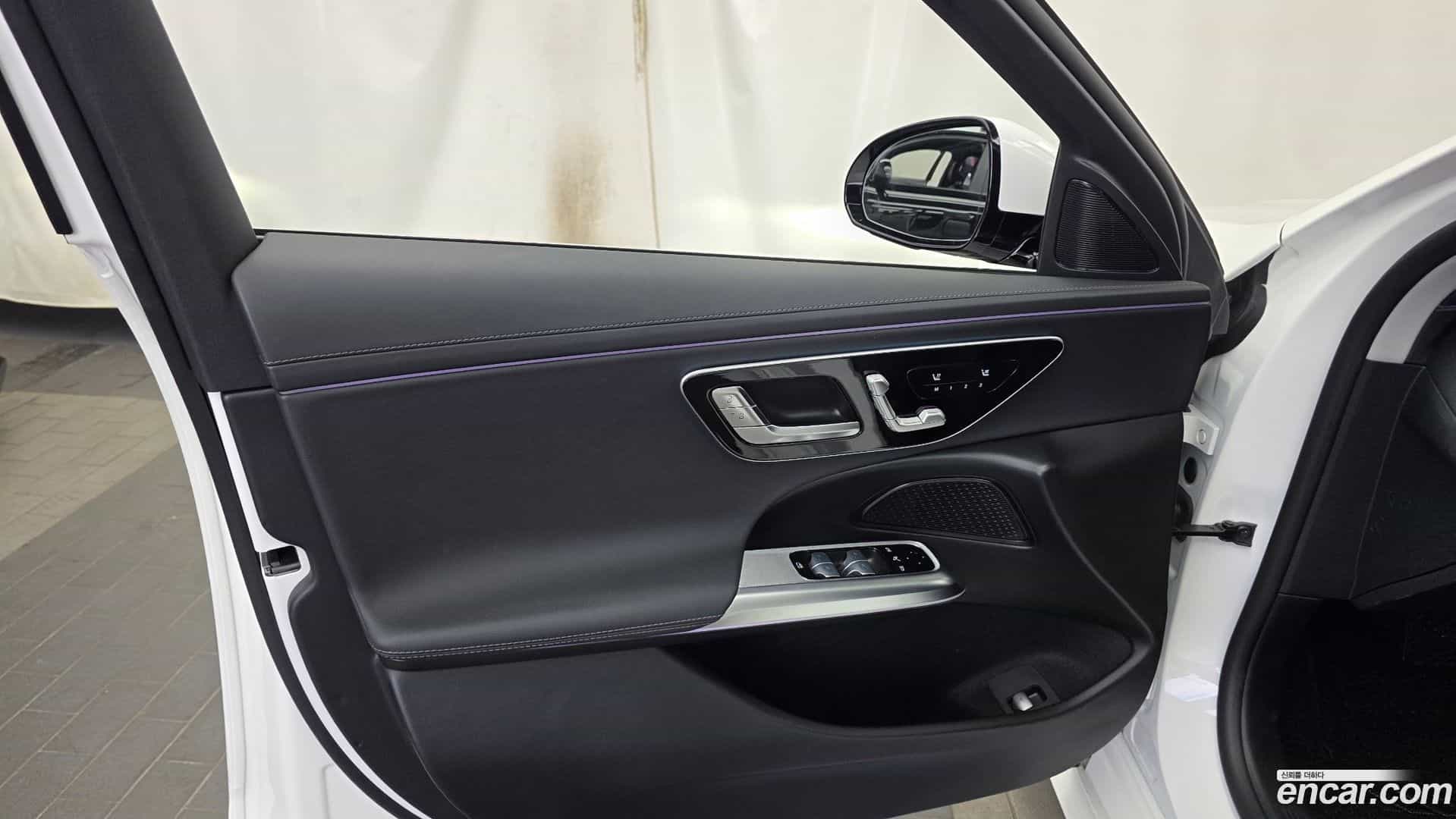 E-Class Mercedes-Benz 2025.1-INNER-034