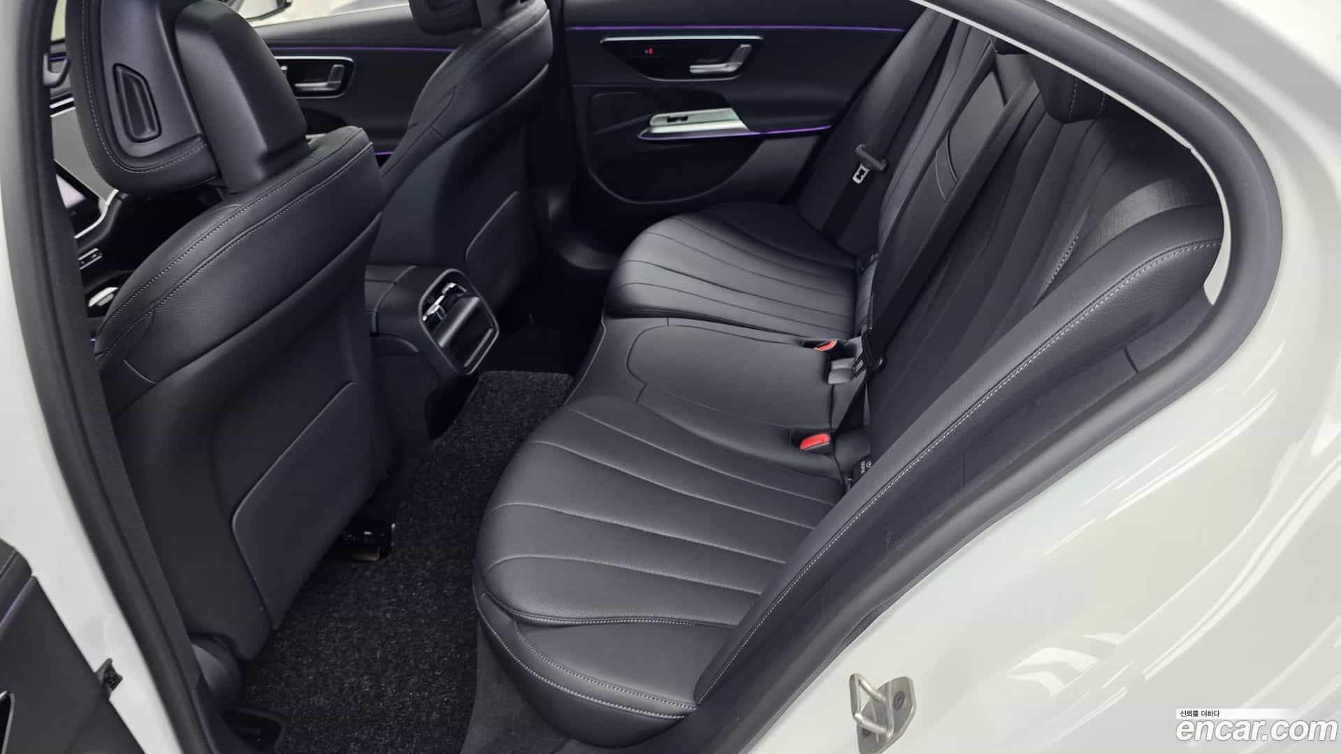 E-Class Mercedes-Benz 2025.1-INNER-036