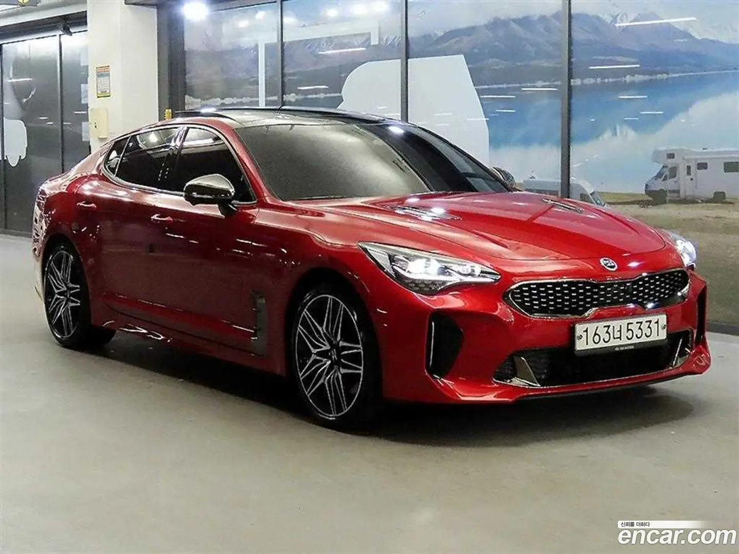 Main__Slider__Photo:Stinger Kia 2020.10-0
