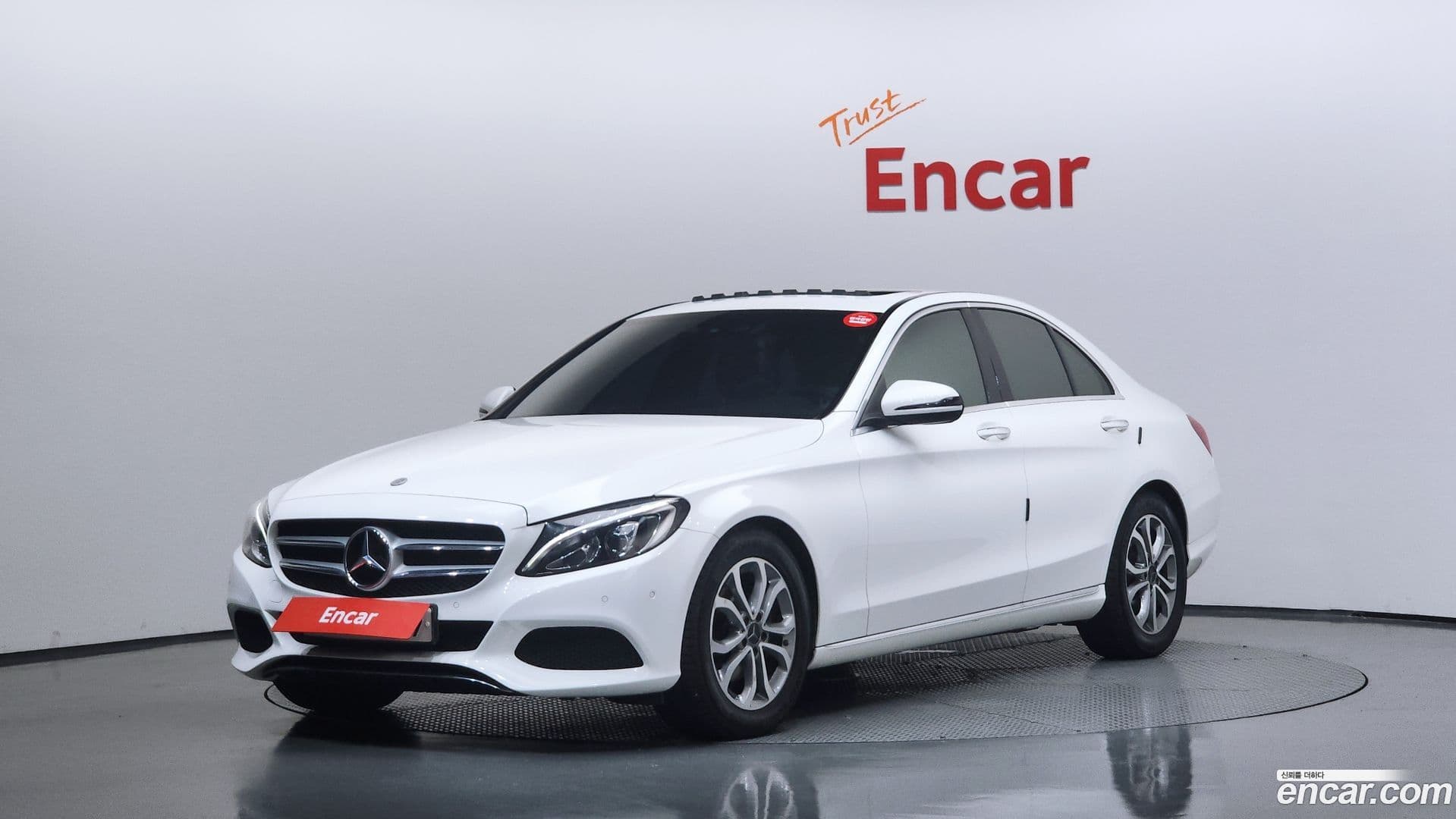 Main__Slider__Photo:C-Class Mercedes-Benz 2016.1-0