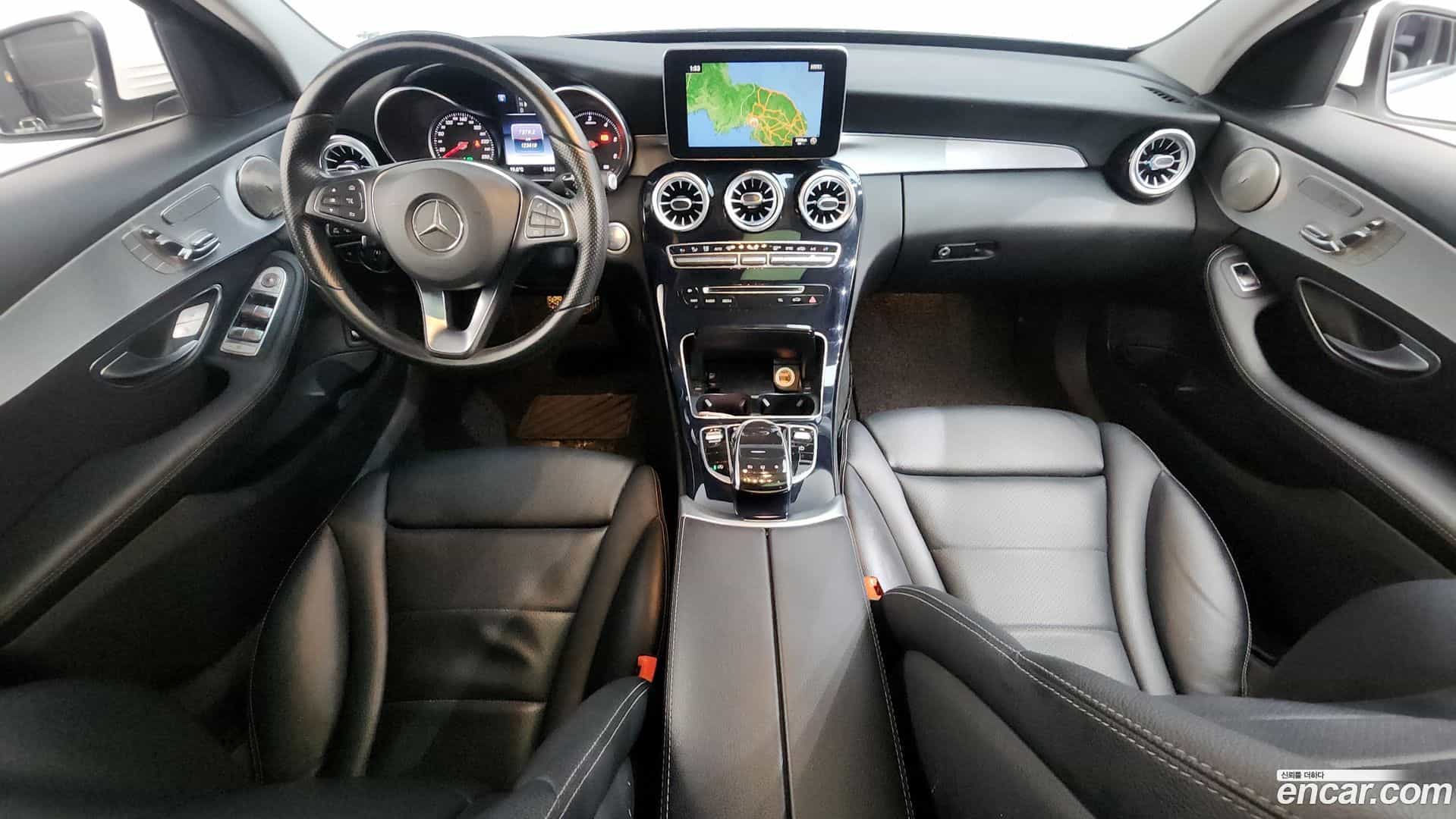 C-Class Mercedes-Benz 2016.1-INNER-007