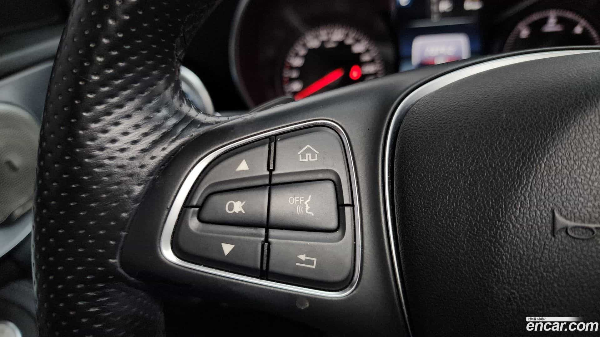 C-Class Mercedes-Benz 2016.1-OPTION-019