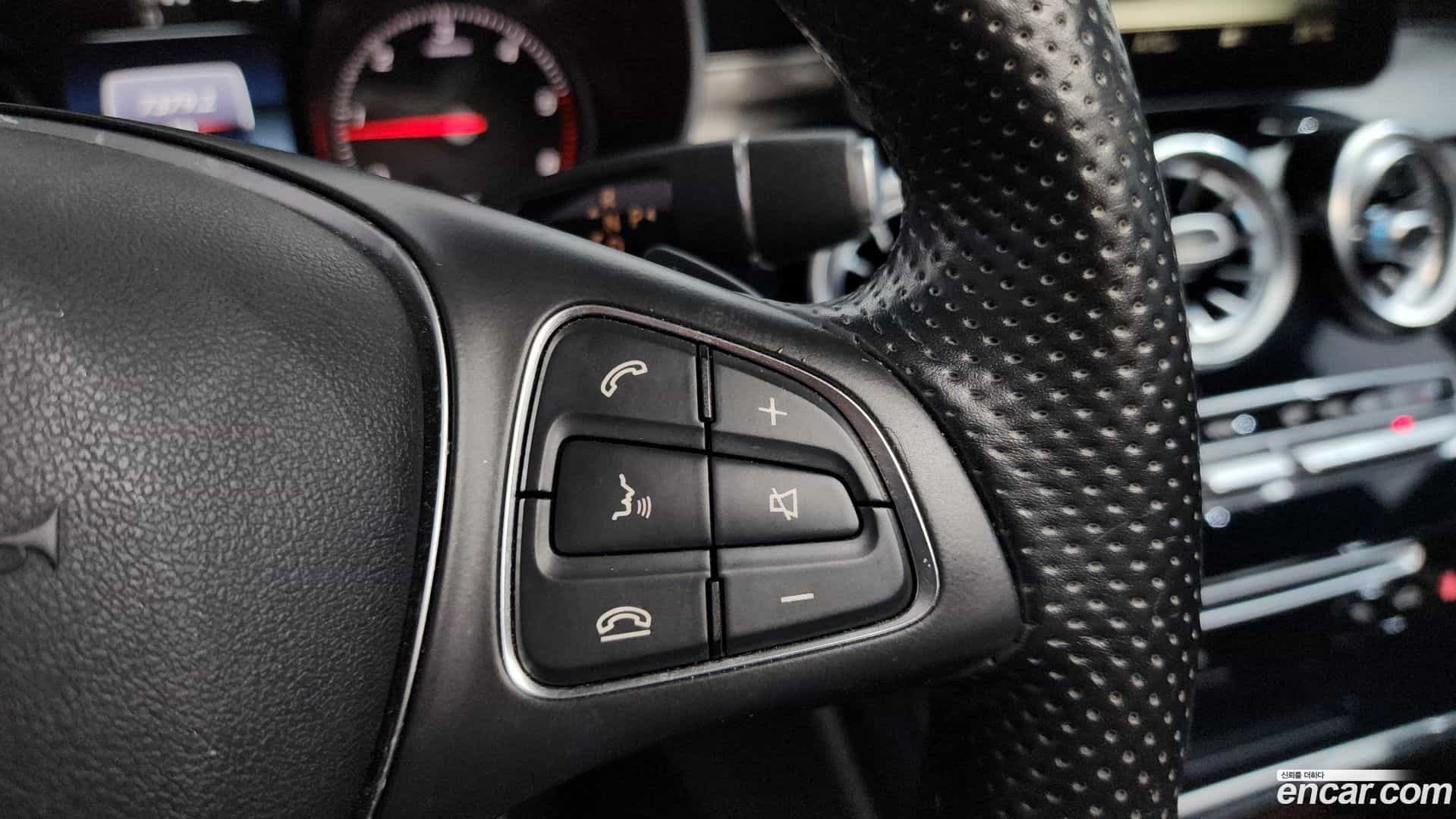 C-Class Mercedes-Benz 2016.1-OPTION-020