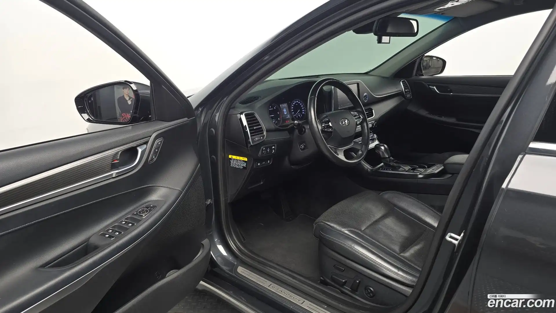 Grandeur Hyundai 2017.2-INNER-010