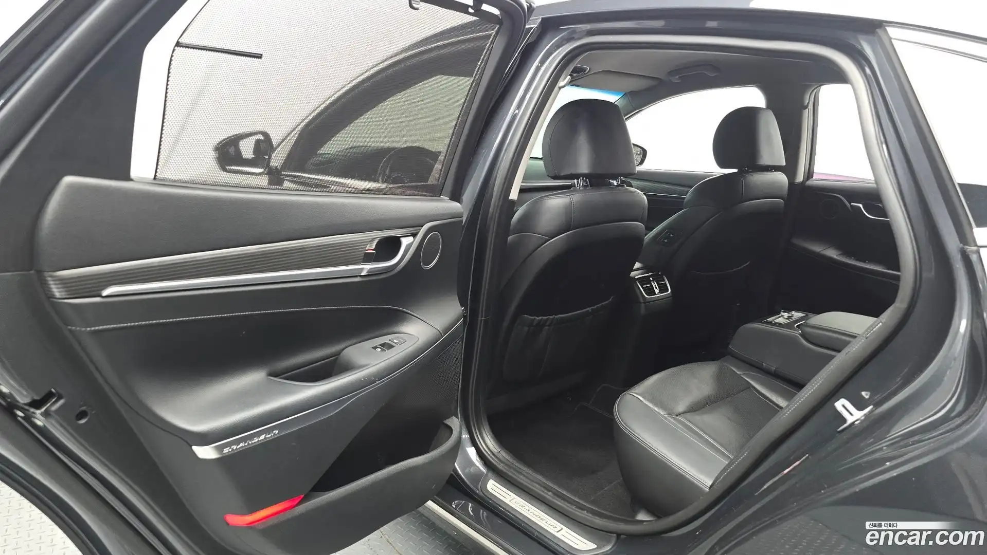 Grandeur Hyundai 2017.2-INNER-036