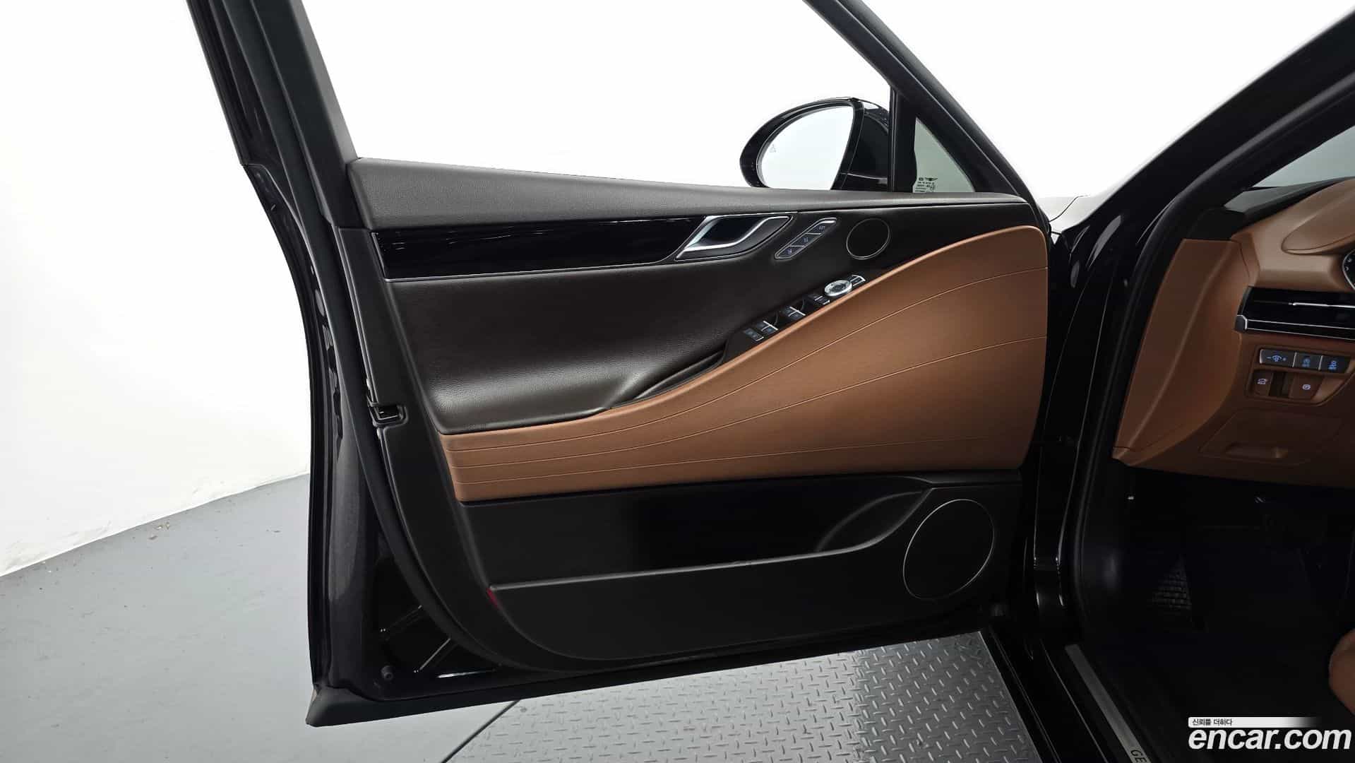 G80 Genesis 2022.2-INNER-034