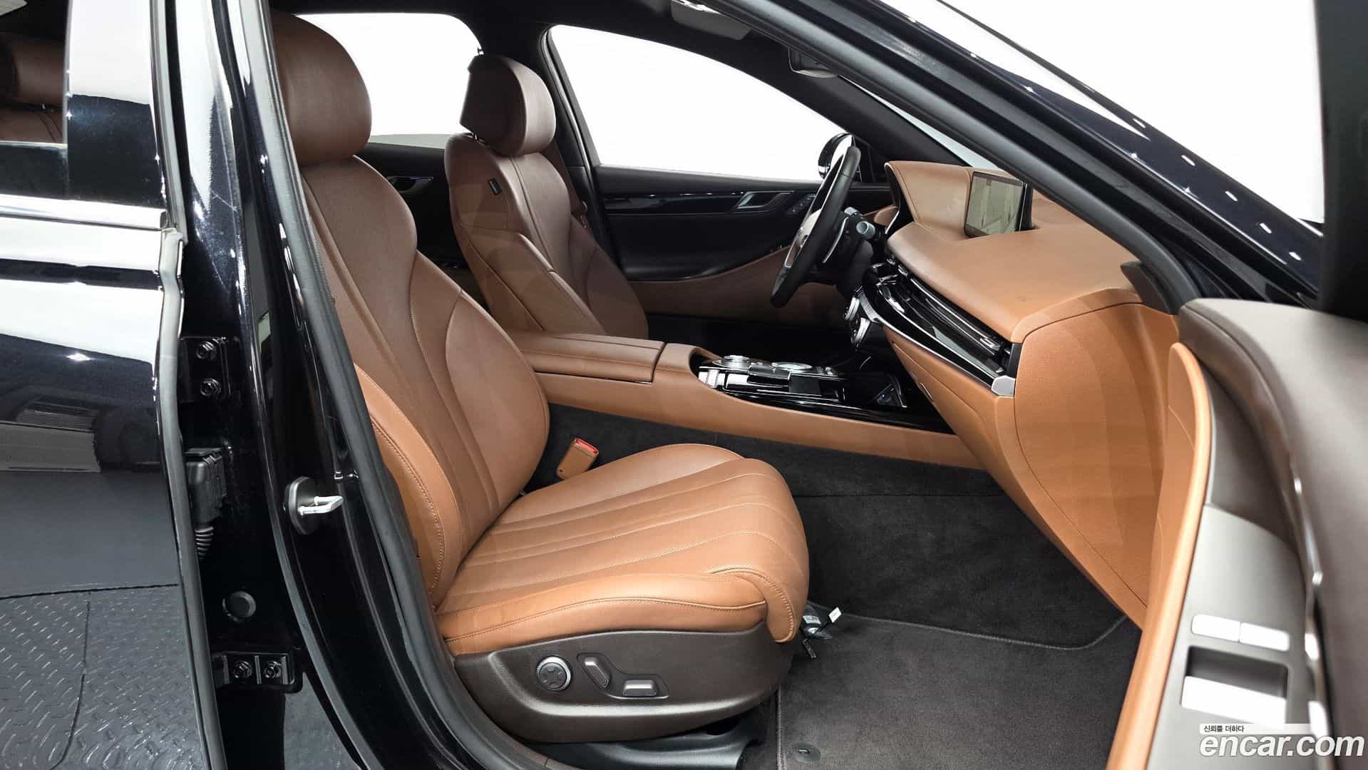 G80 Genesis 2022.2-INNER-036