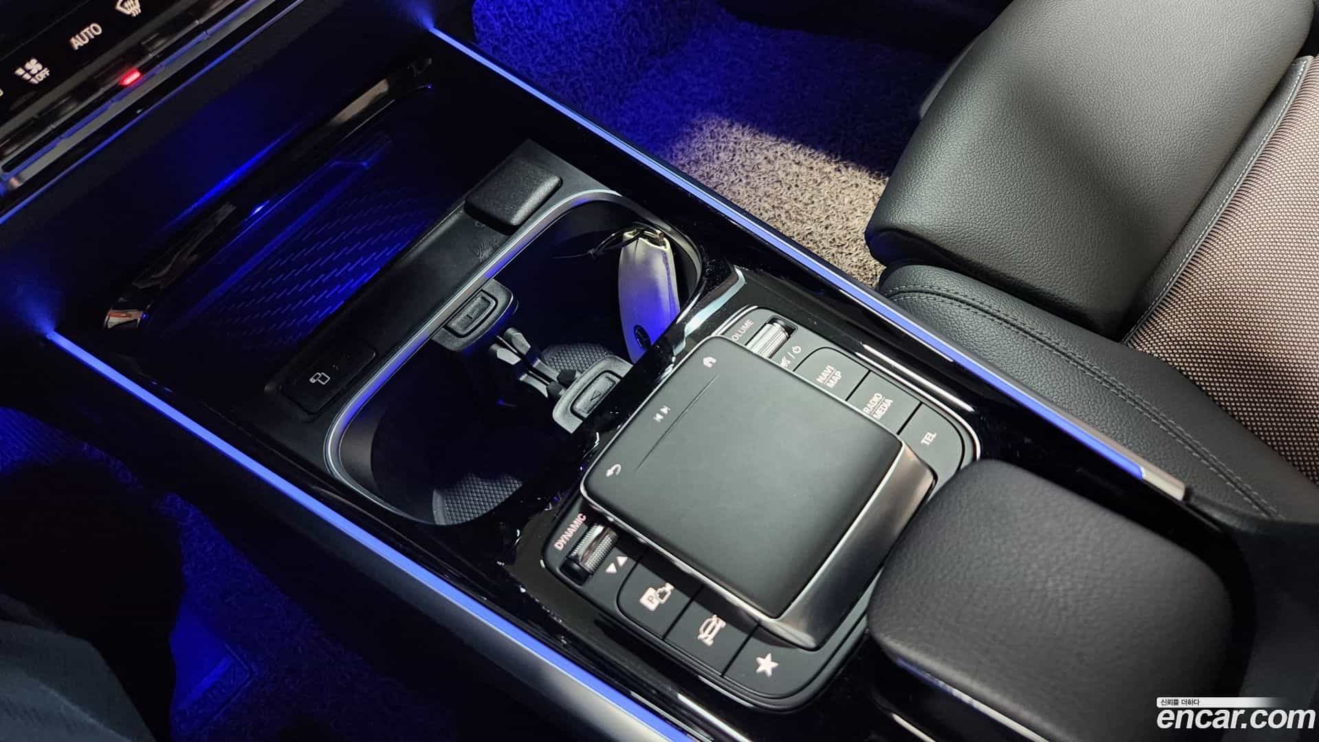 EQB Mercedes-Benz 2023.1-INNER-009