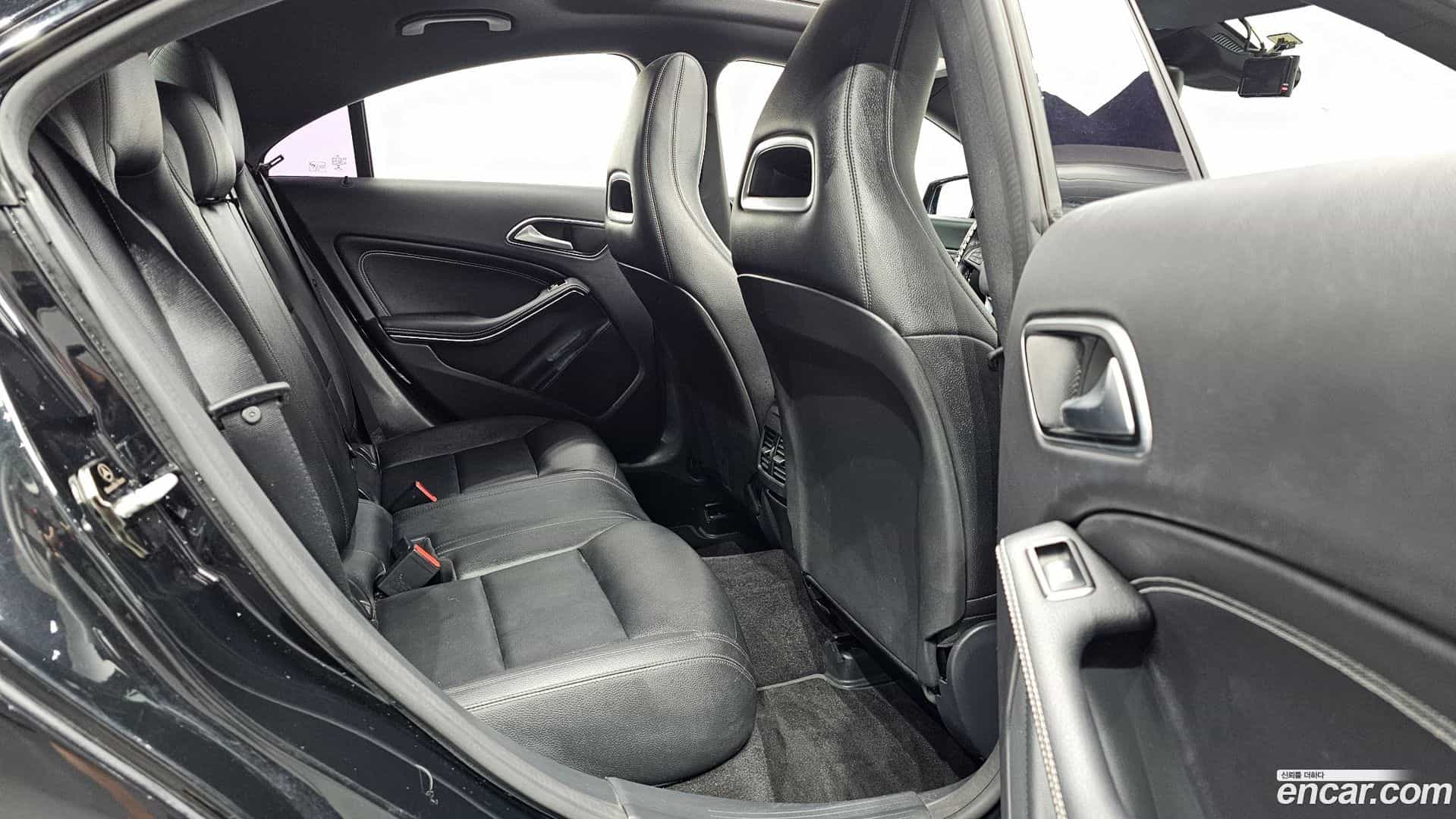 CLA-Class Mercedes-Benz 2015.5-OPTION-016