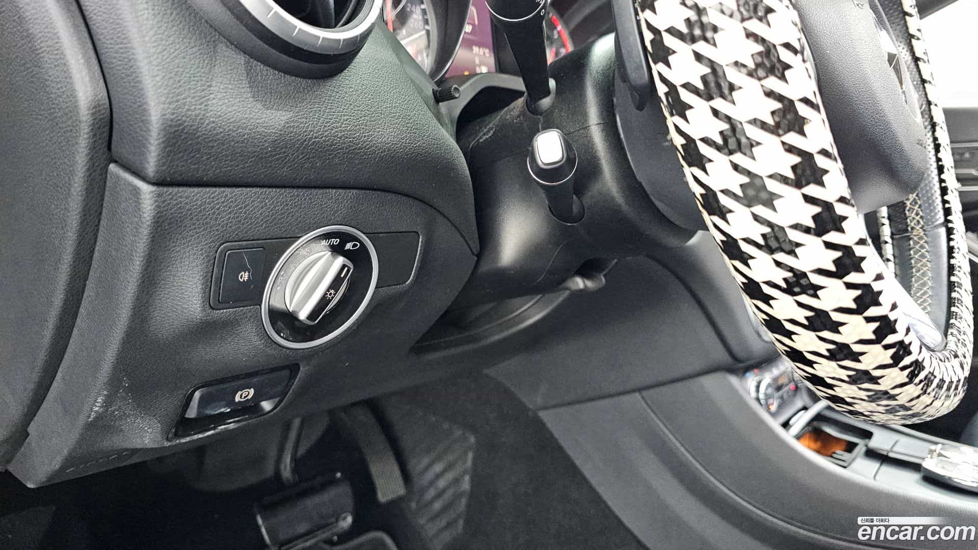 CLA-Class Mercedes-Benz 2015.5-OPTION-017