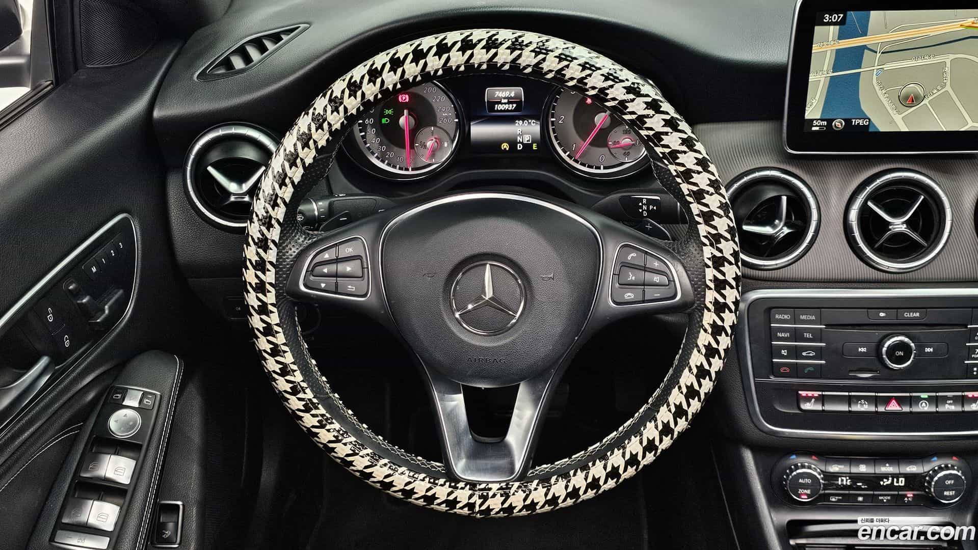 CLA-Class Mercedes-Benz 2015.5-OPTION-018
