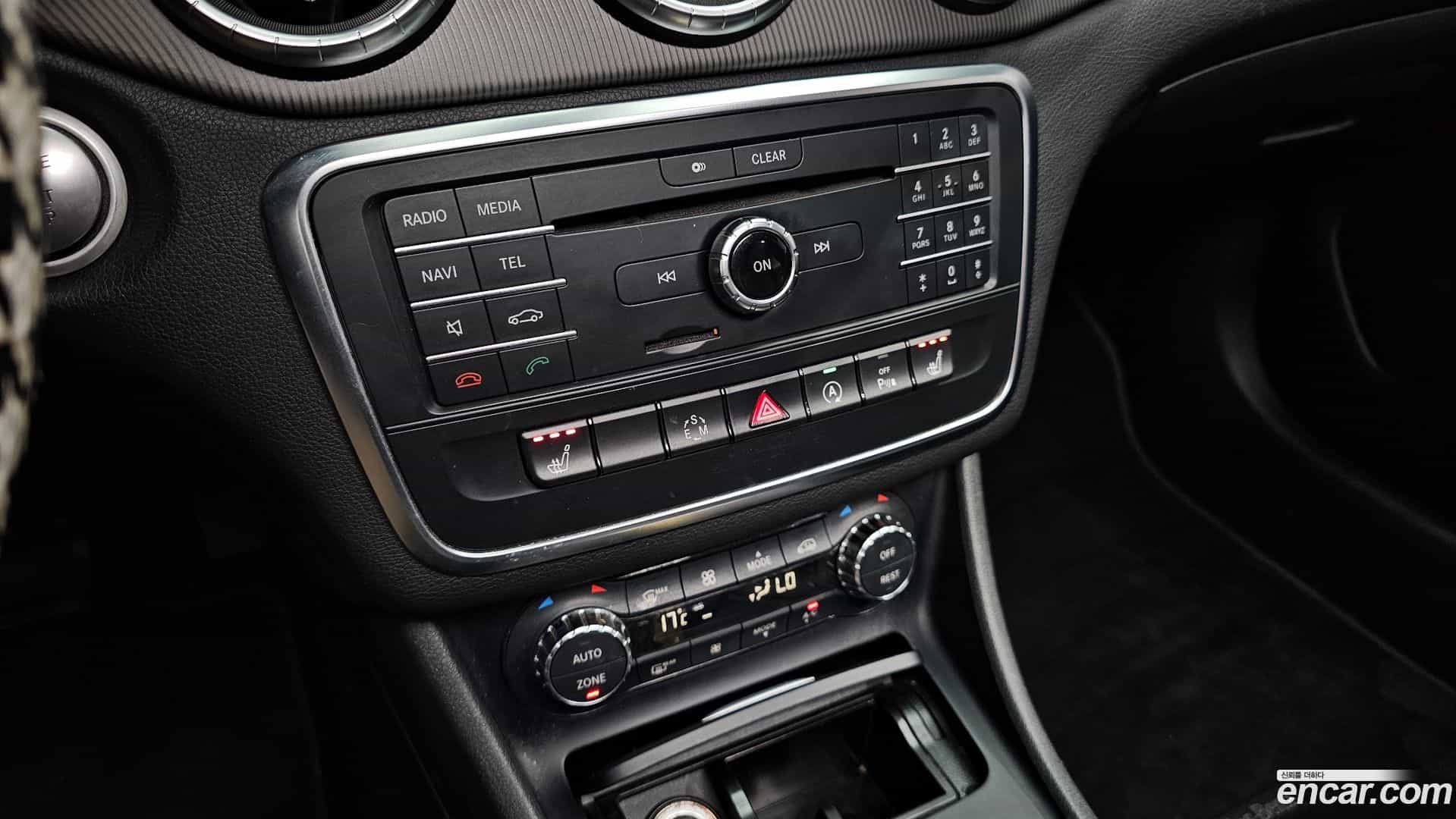 CLA-Class Mercedes-Benz 2015.5-OPTION-021