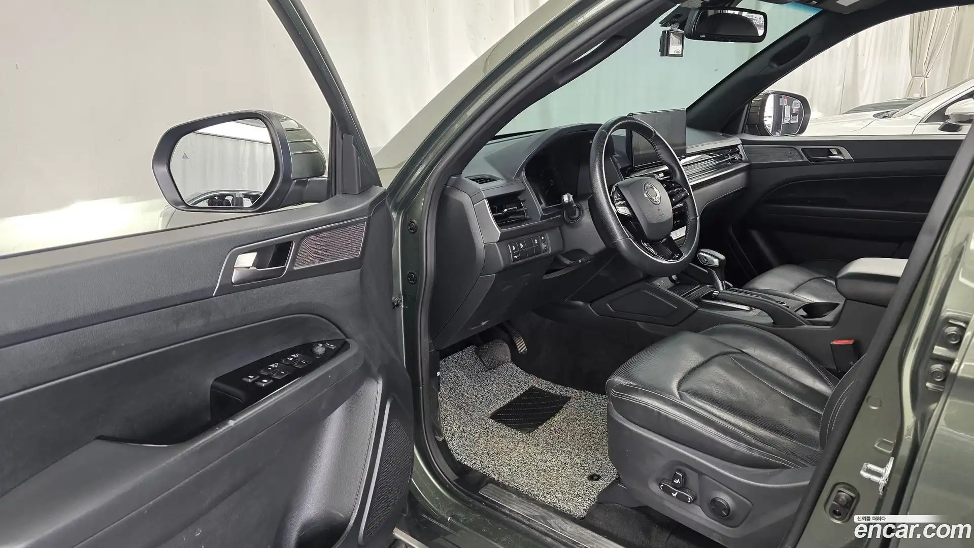 Rexton KG Mobility 2023.9-INNER-010