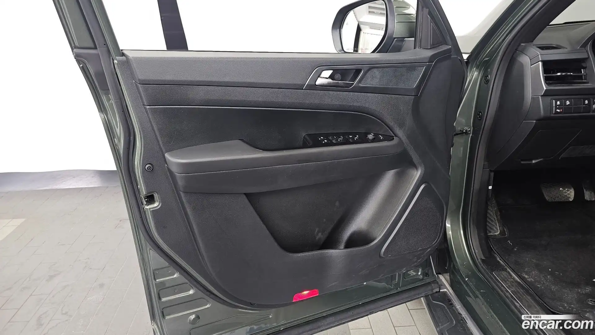Rexton KG Mobility 2024.4-INNER-034