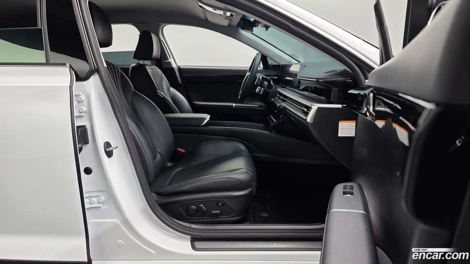 Grandeur Hyundai 2024.3-INNER-036