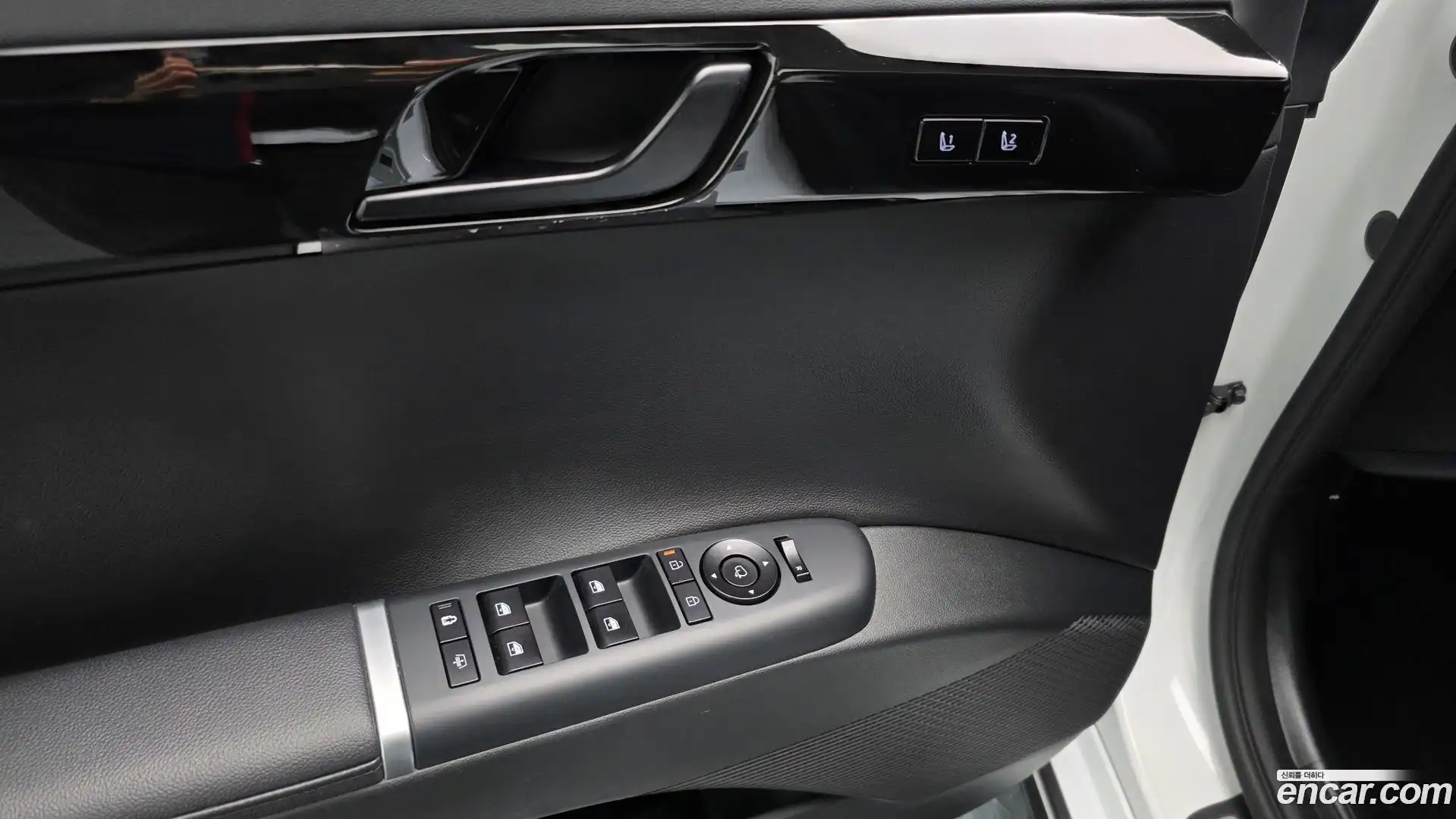 Grandeur Hyundai 2024.3-OPTION-045