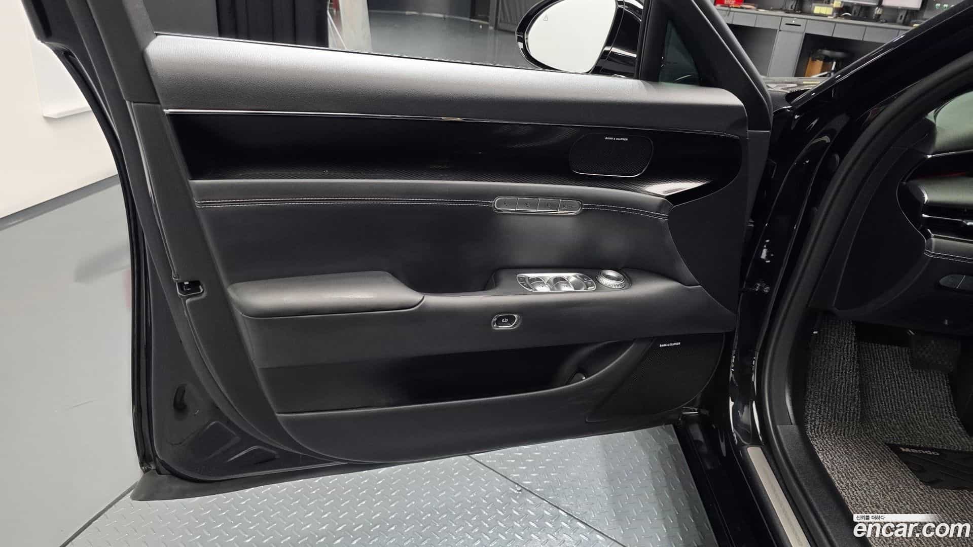 G90 Genesis 2024.11-INNER-034