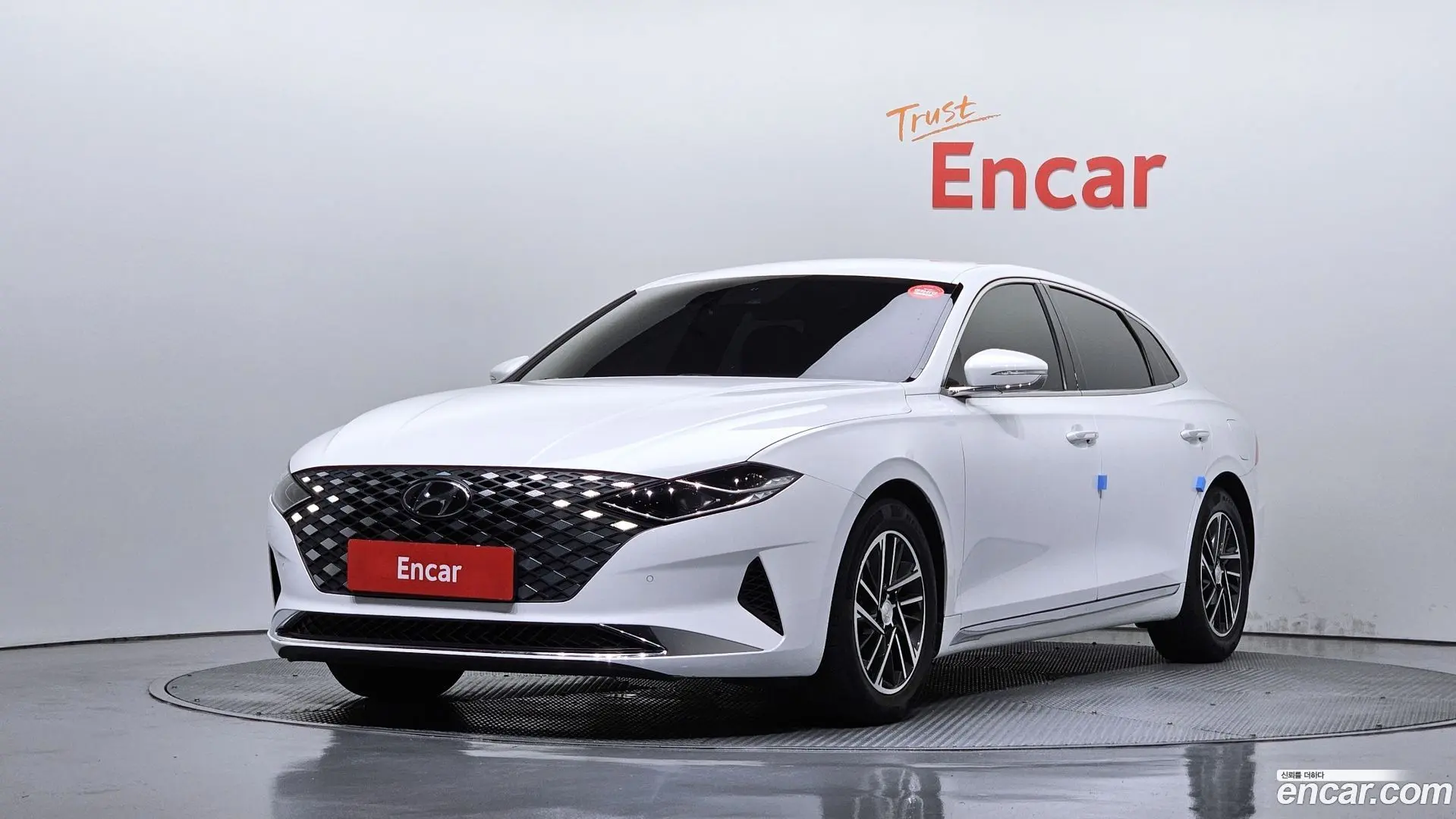 Main__Slider__Photo:Grandeur Hyundai 2020.4-0