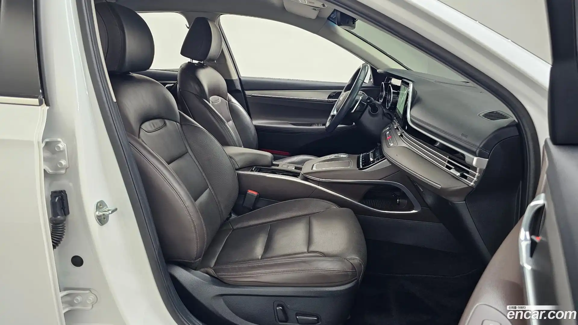 Grandeur Hyundai 2020.4-OPTION-015