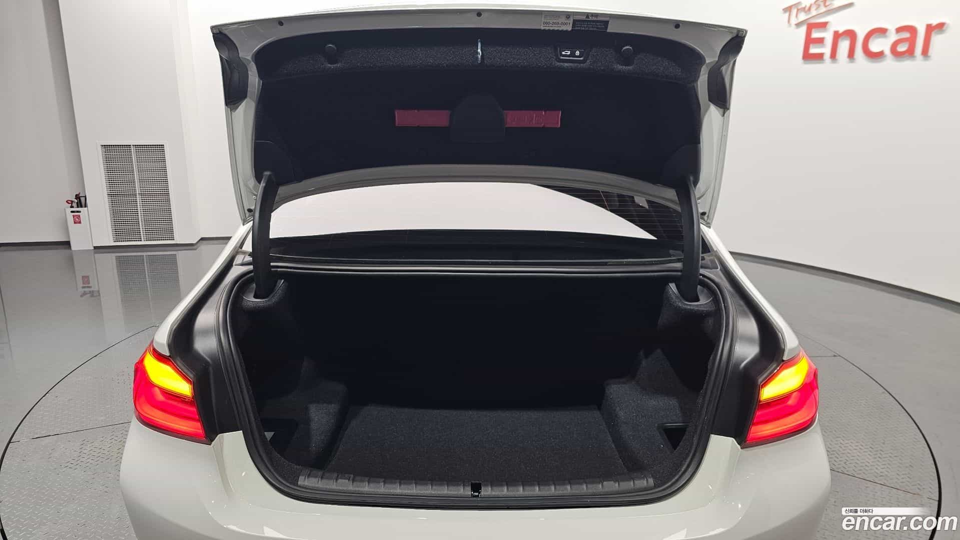 5-Series BMW 2018.5-OPTION-044
