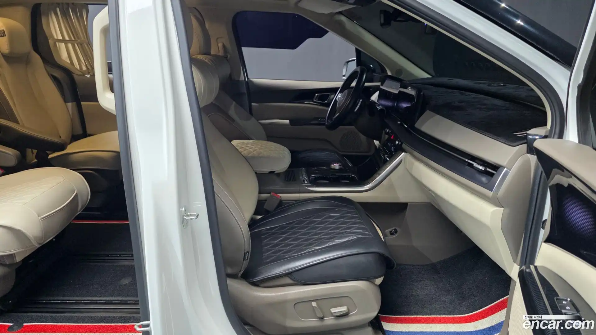 Canival Kia 2023.8-OPTION-015