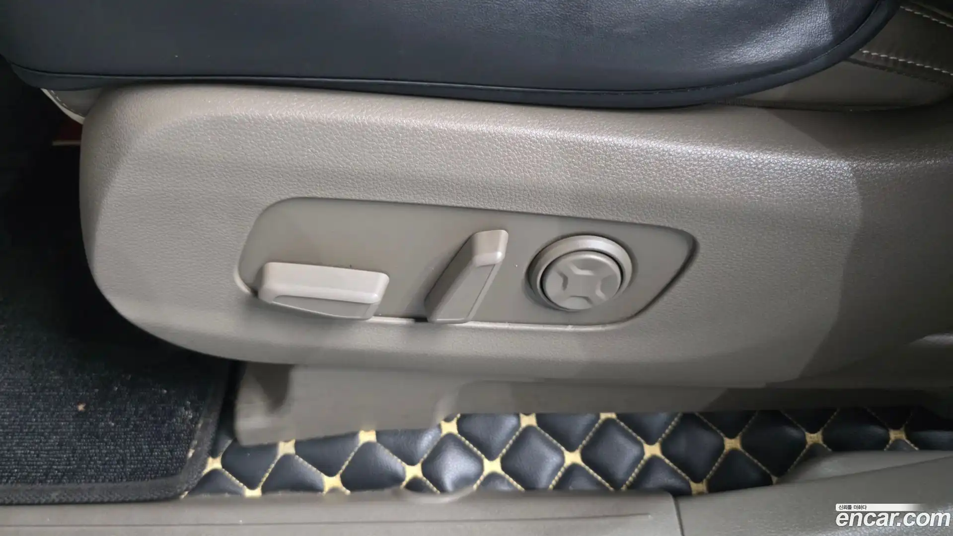 Canival Kia 2023.8-OPTION-044