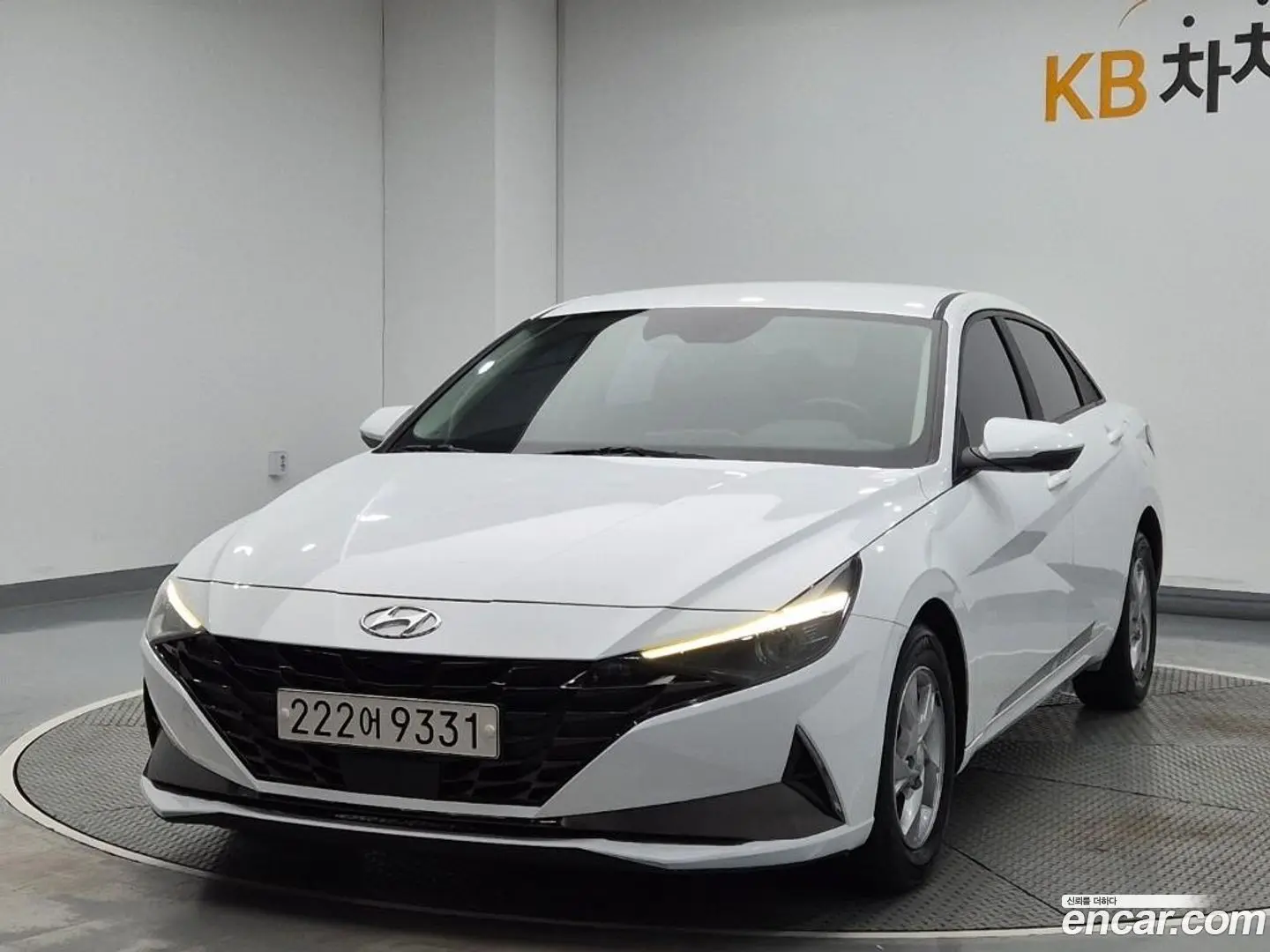 Main__Slider__Photo:AVANTE Hyundai 2021.3-0