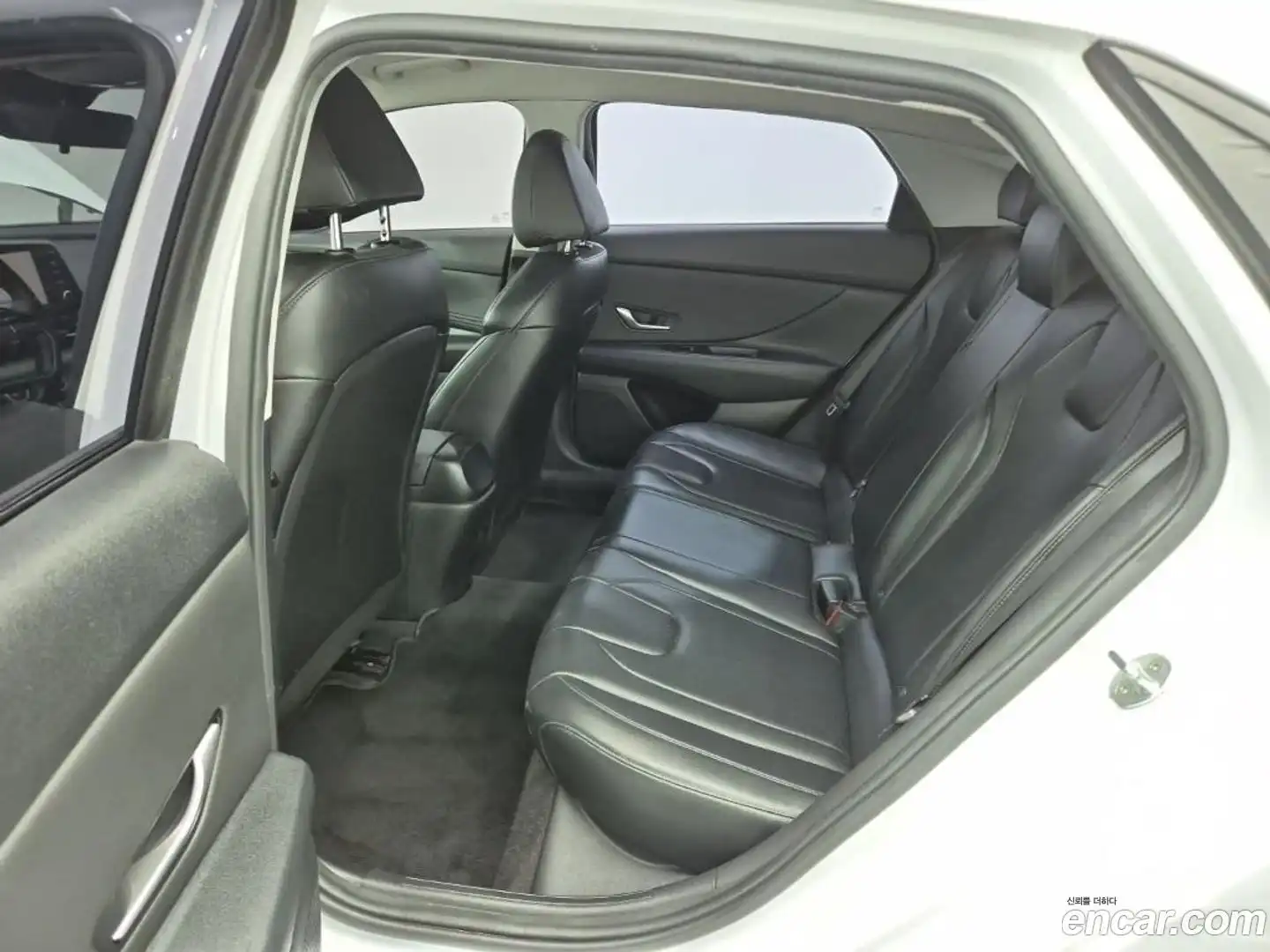AVANTE Hyundai 2021.3-OPTION-018