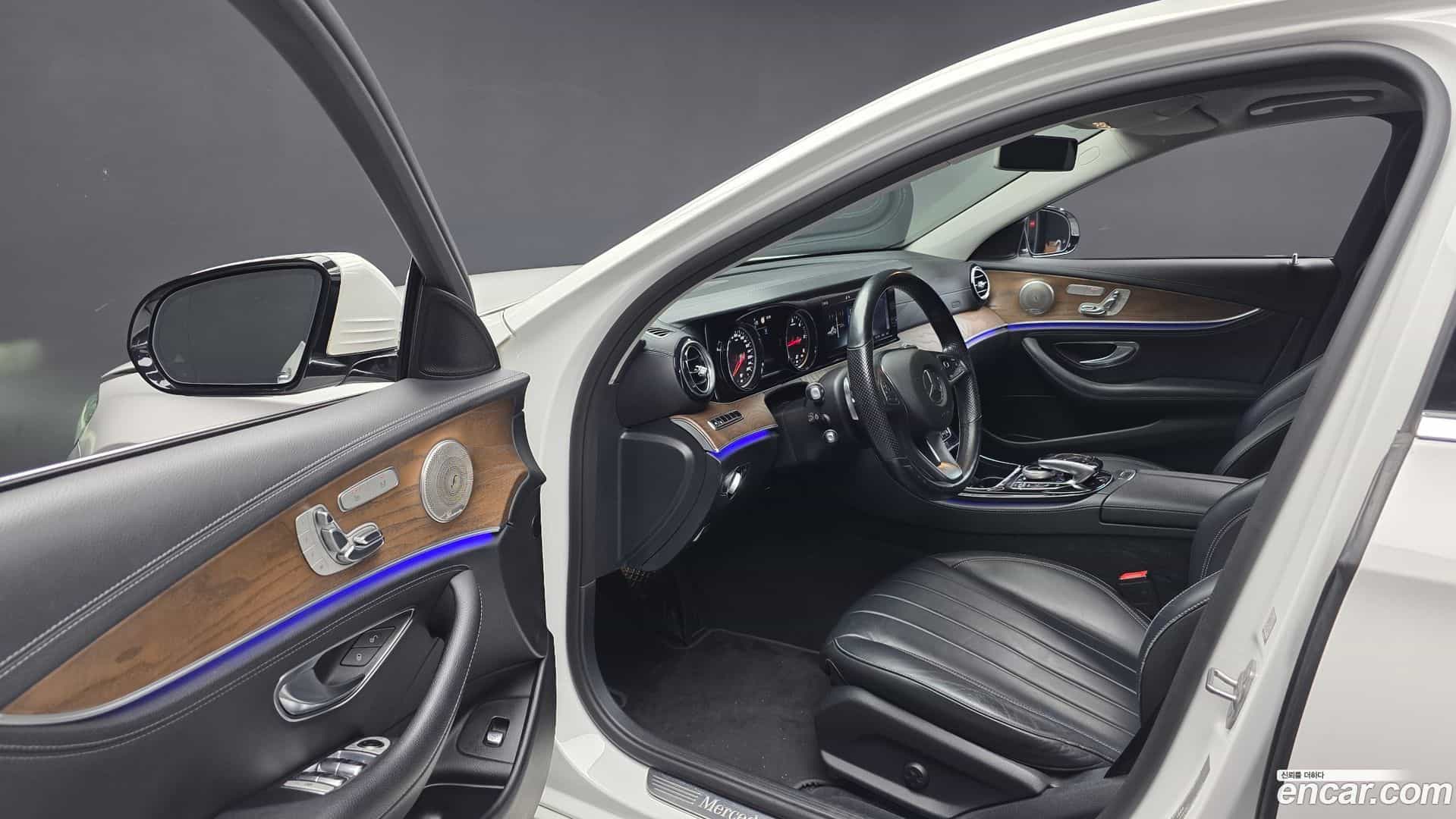 E-Class Mercedes-Benz 2018.3-INNER-010