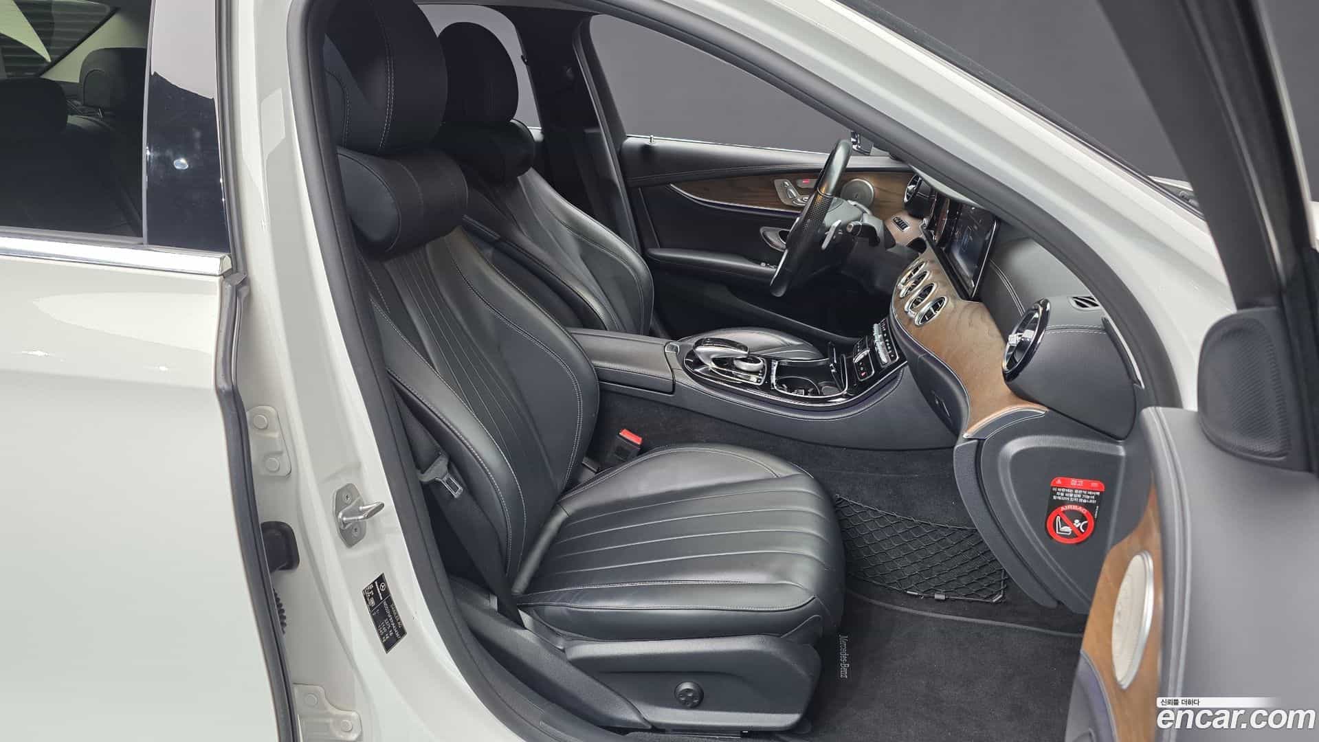 E-Class Mercedes-Benz 2018.3-OPTION-015