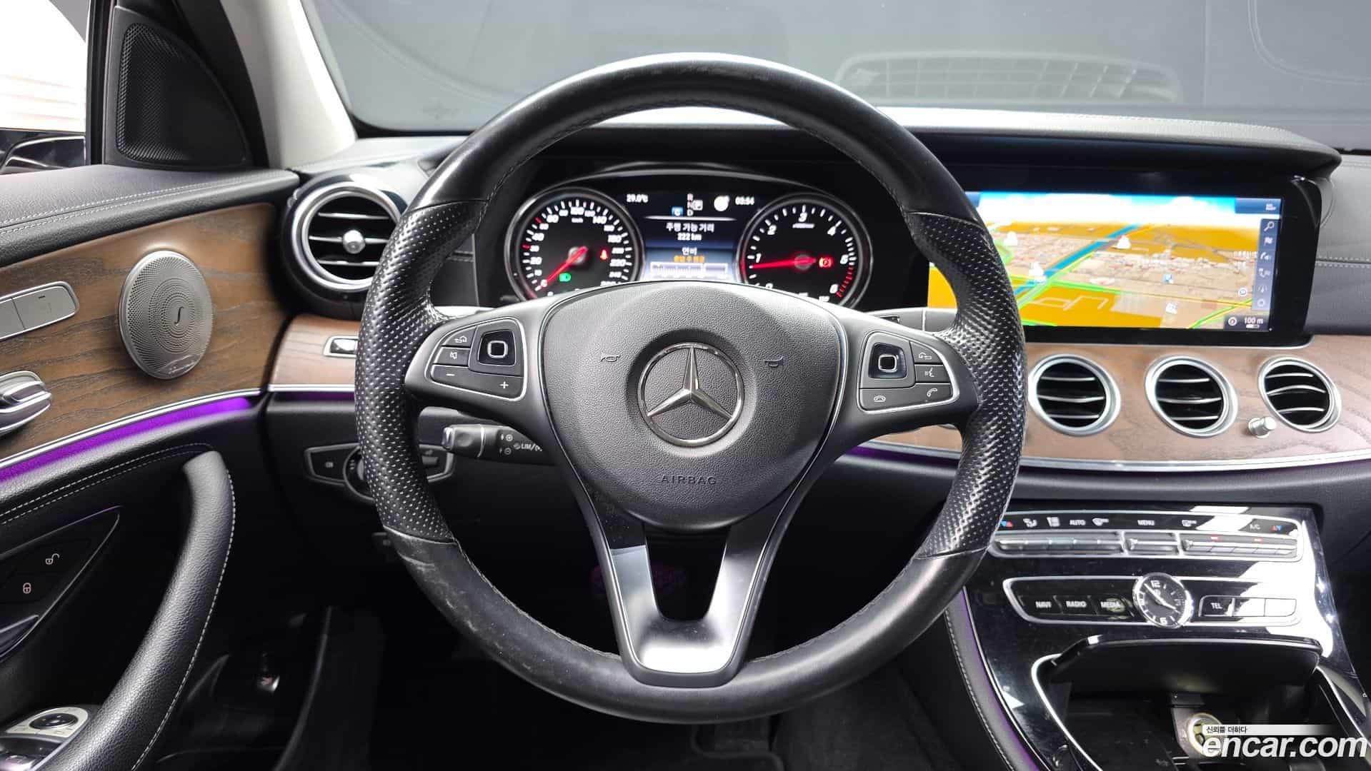 E-Class Mercedes-Benz 2018.3-OPTION-017
