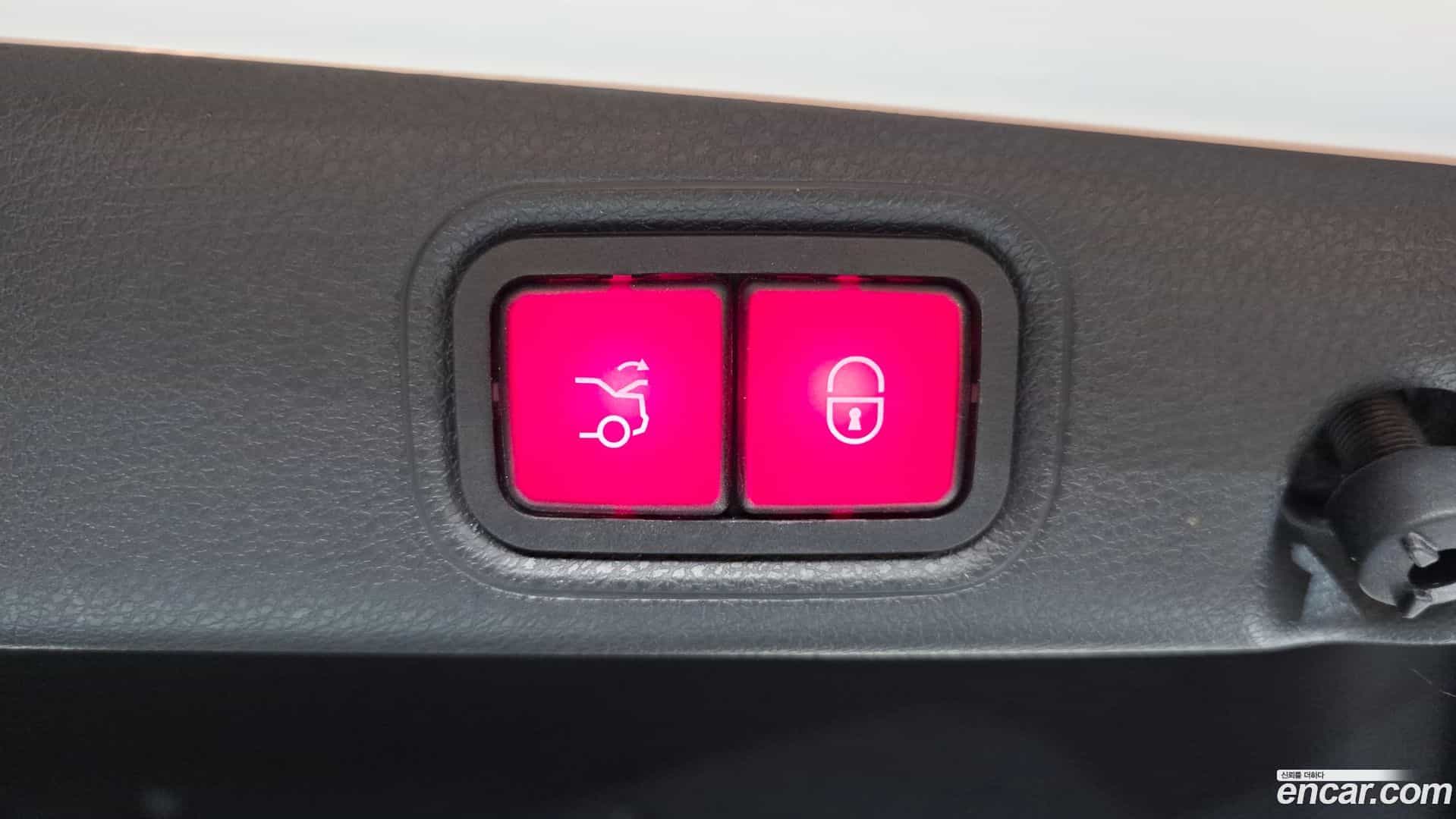 E-Class Mercedes-Benz 2018.3-OPTION-024