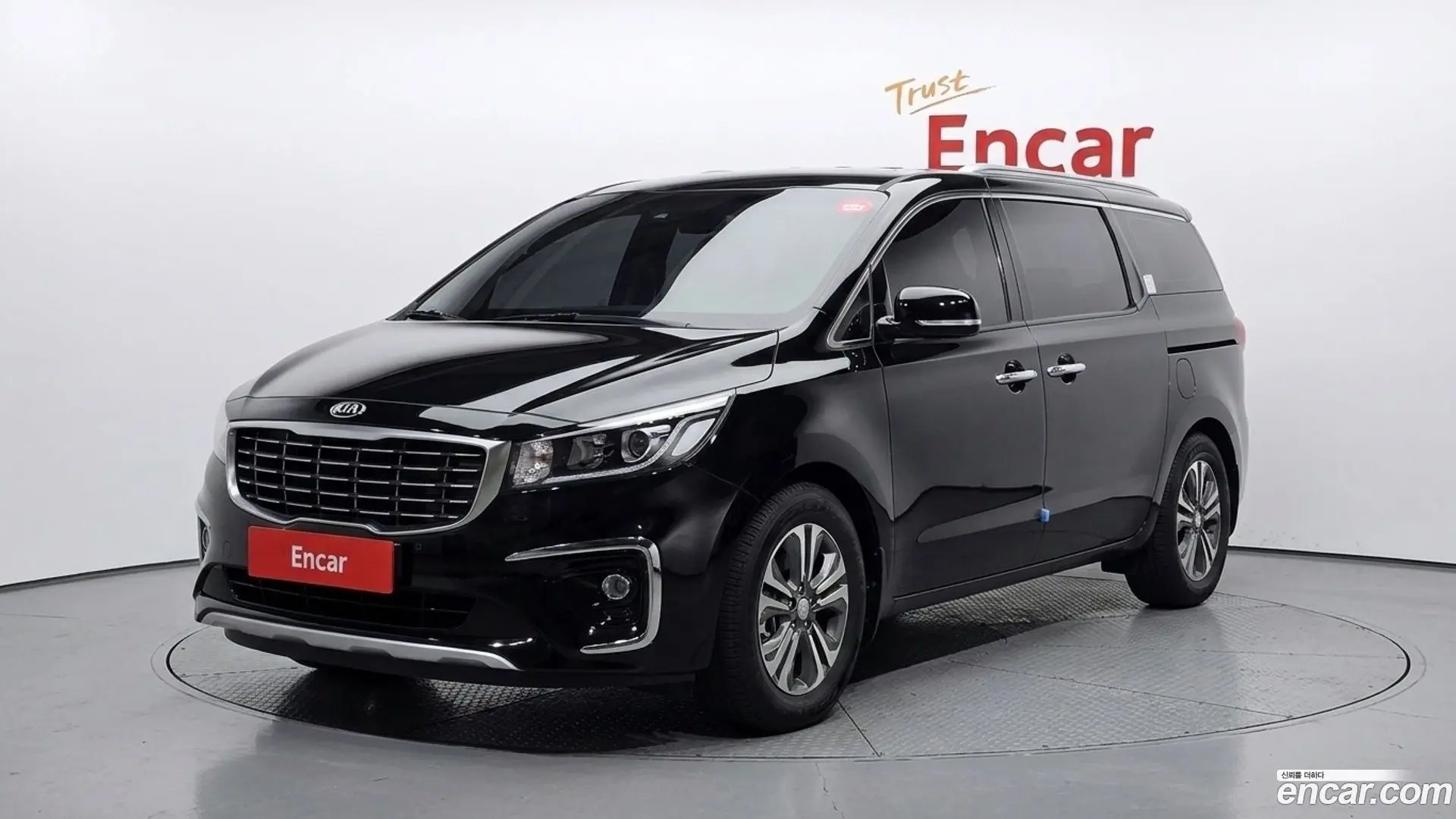 Main__Slider__Photo:Canival Kia 2019.4-0