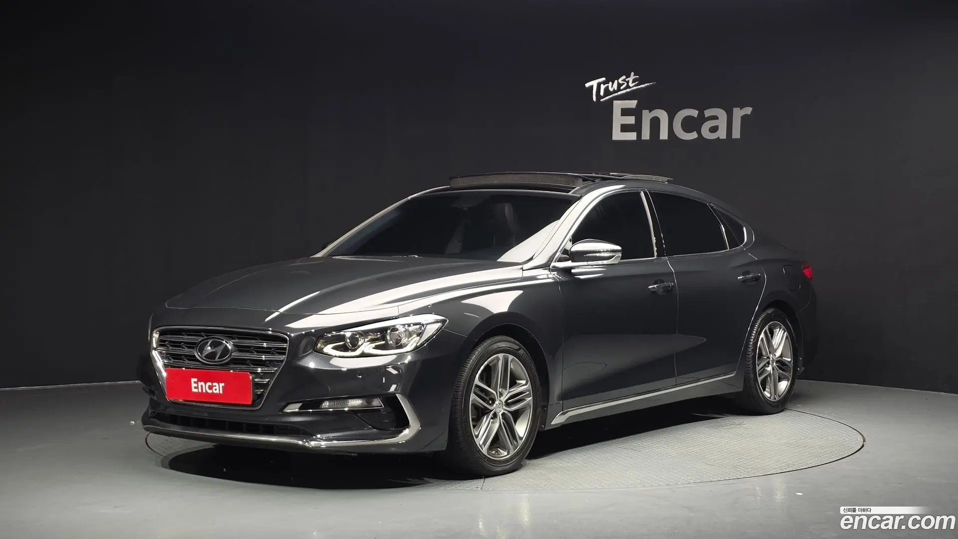Main__Slider__Photo:Grandeur Hyundai 2017.1-0