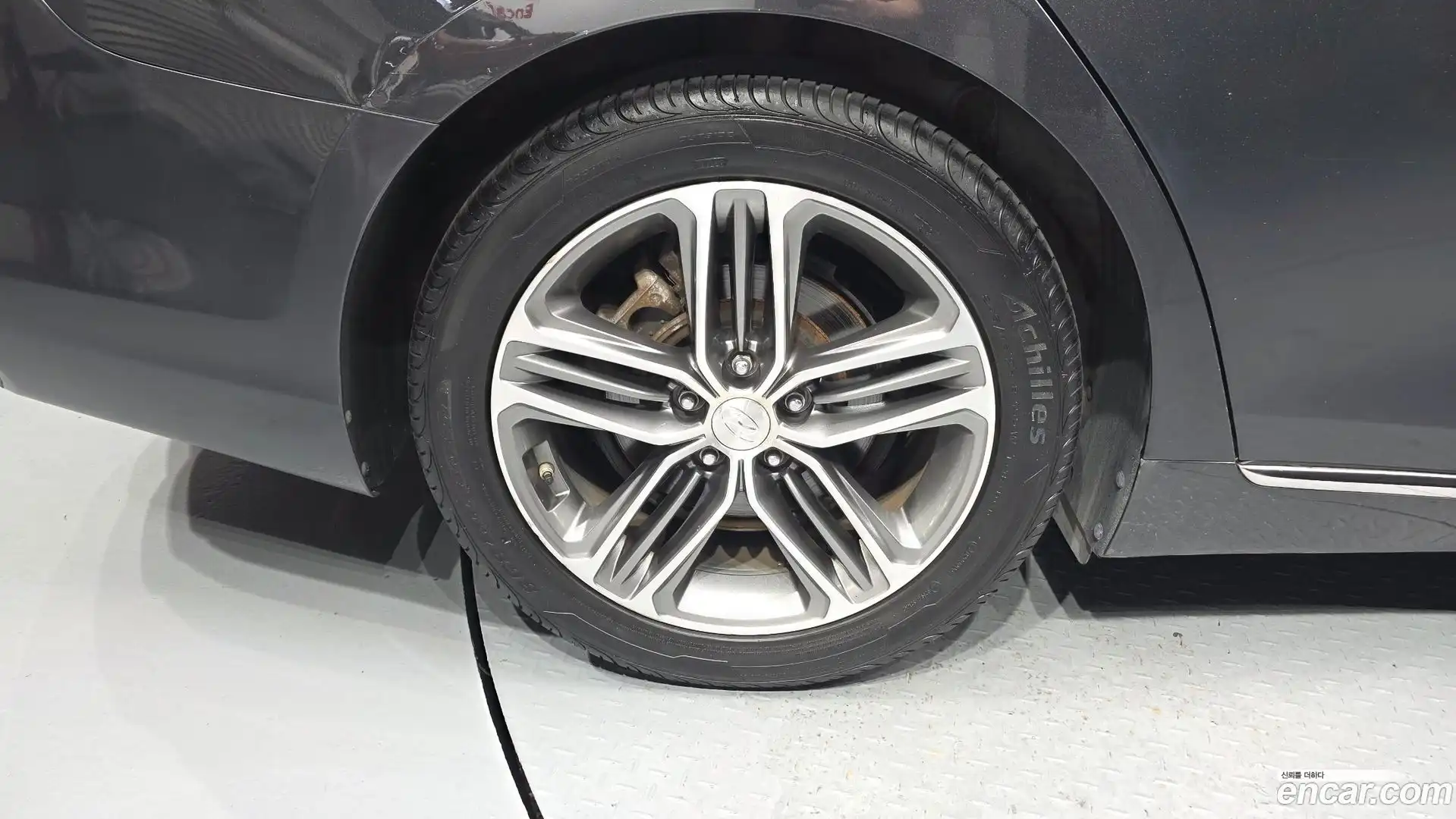 Grandeur Hyundai 2017.1-OUTER-005