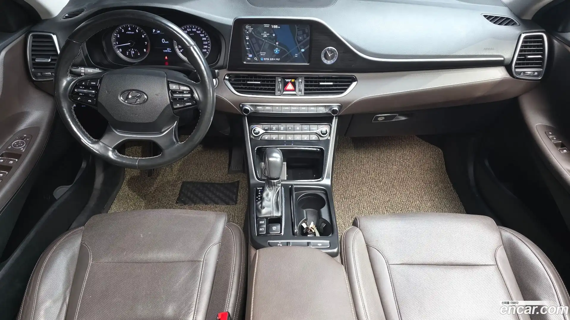 Grandeur Hyundai 2017.1-INNER-007