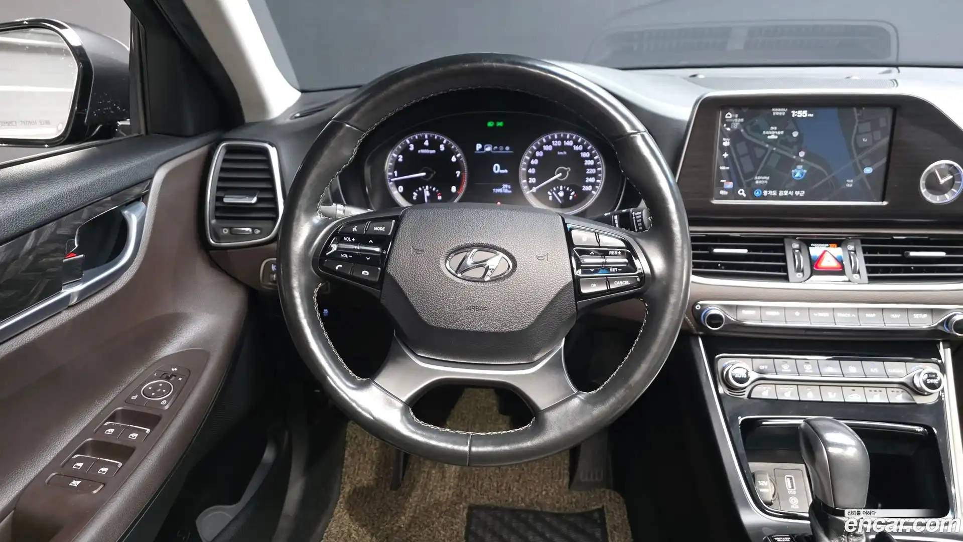 Grandeur Hyundai 2017.1-OPTION-016